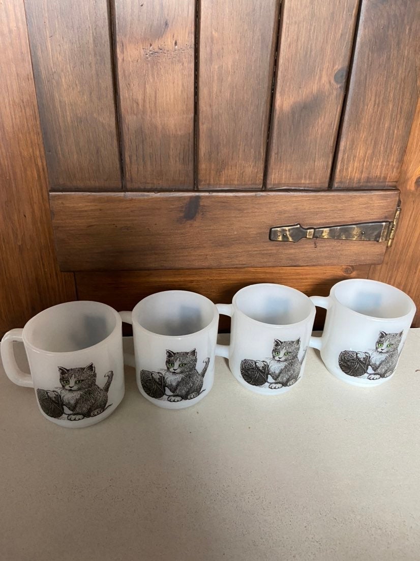 Vintage glasbake milk glass mugs
