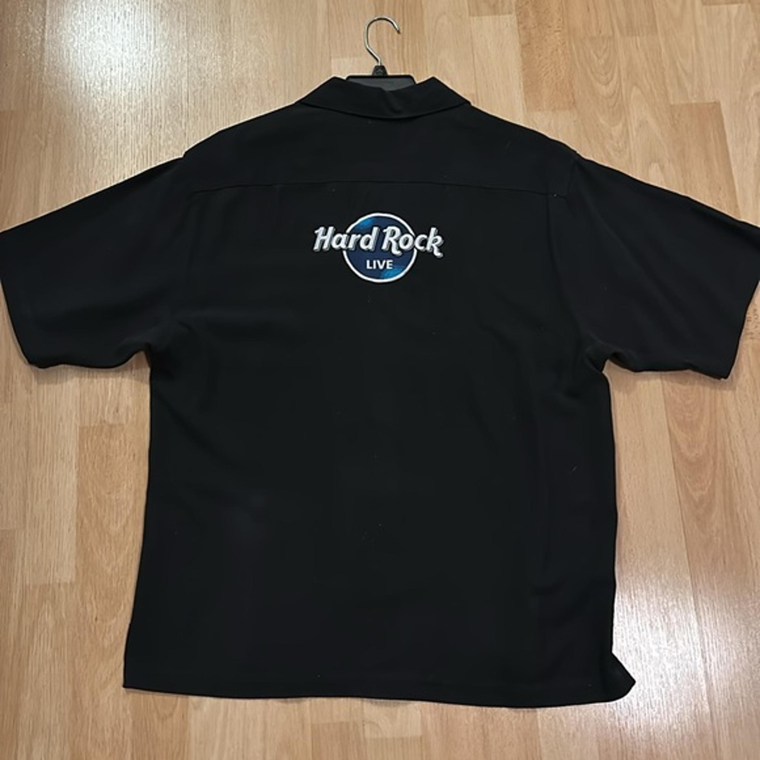 NWT 100% Silk Men’s Black Button Down Shirt Hard Rock Embroidered Short Sleeve