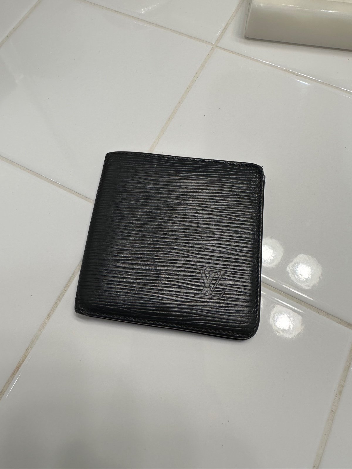 LOUIS VUITTON Men’s wallet