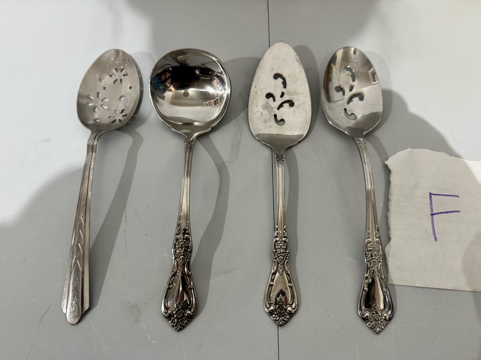 4 PcOneida Kennett Square Distinction Deluxe HH Stainless