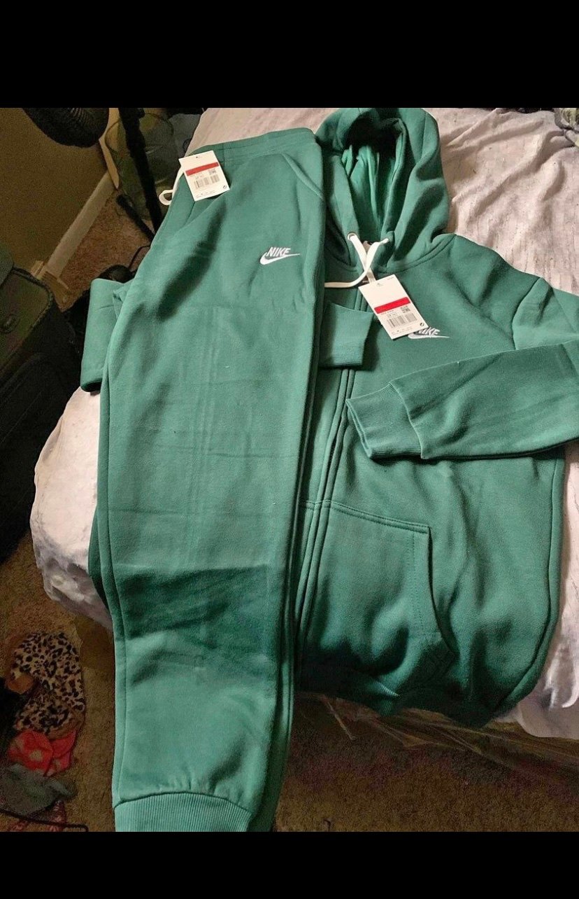 nike tech outfits
