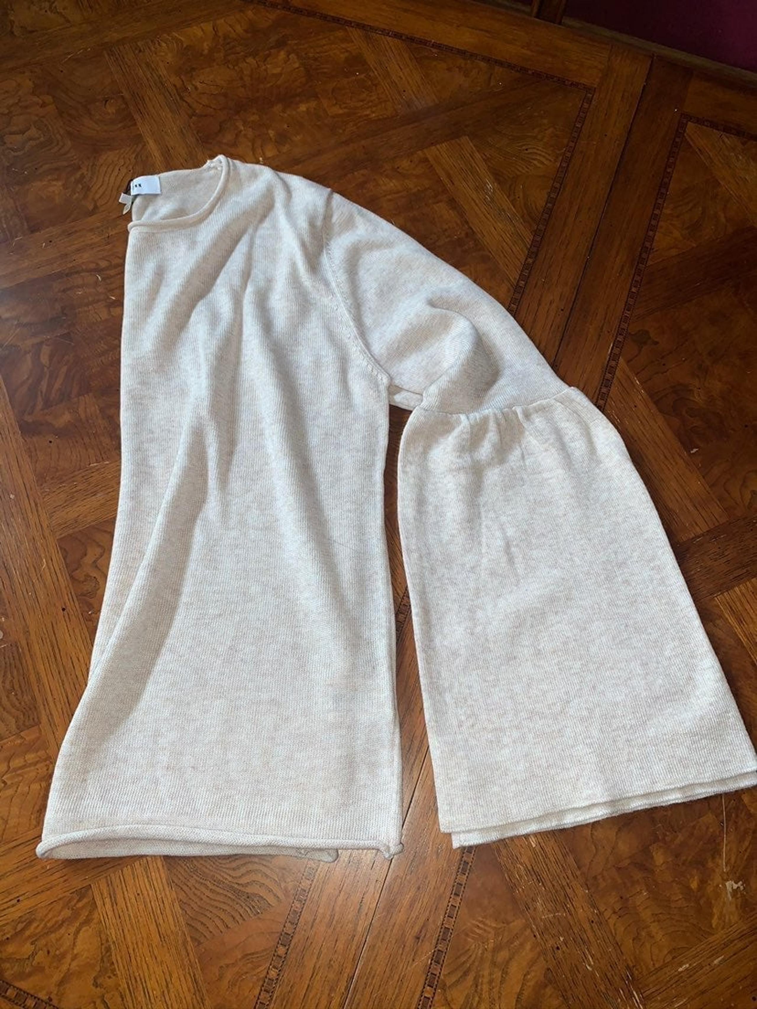 New John+Jenn bell sleeve tan sweater/M