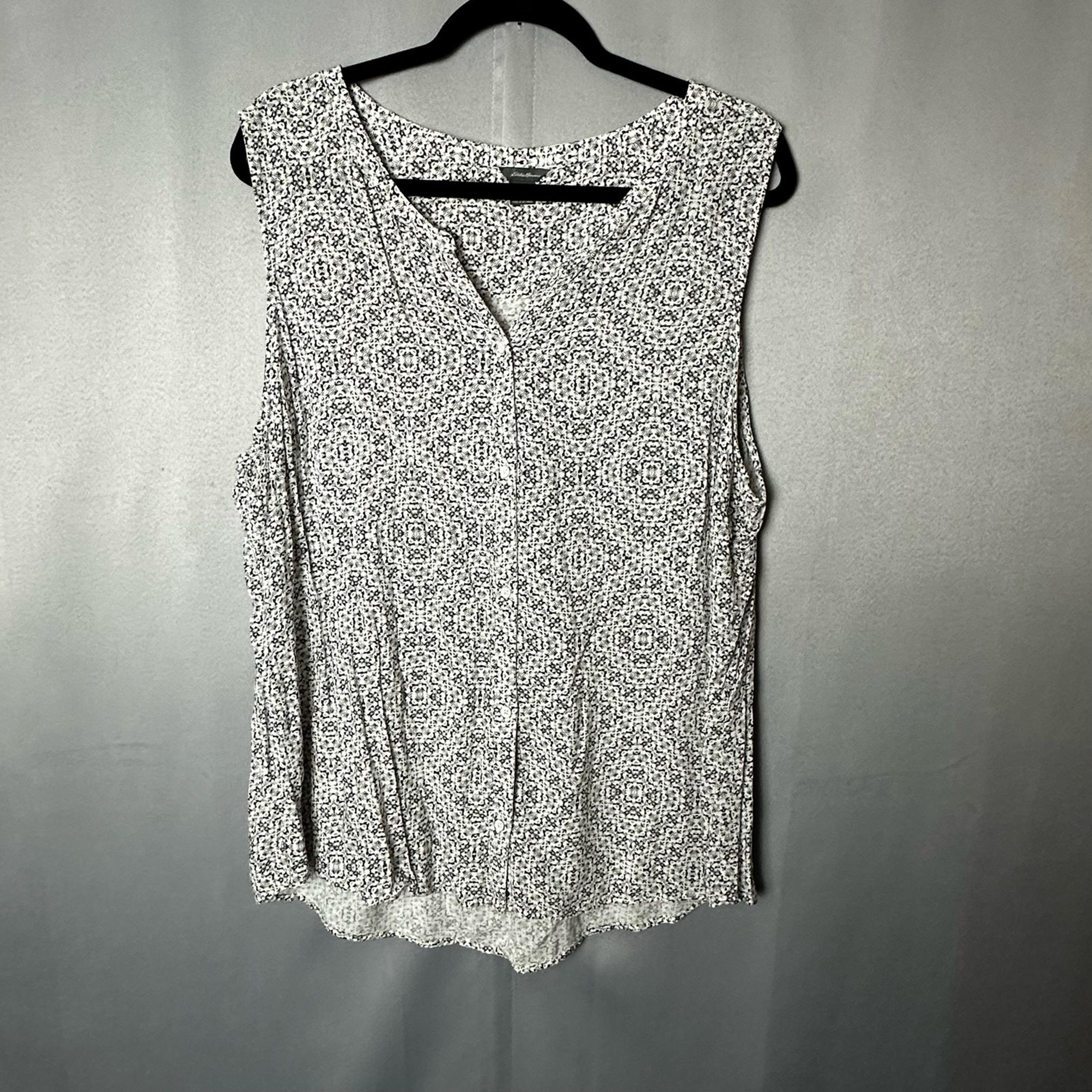 Women's Eddie Bauer Black & White Geometric Sleeveless Button Up Blouse- Size 2X