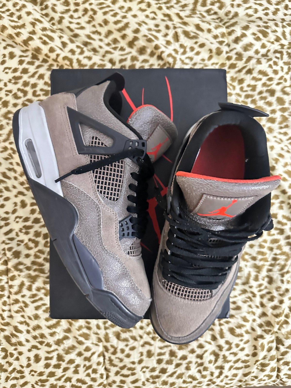 Jordan 4 taupe haze