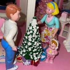 Fisher price dream dollhouse parents clothes Tree & baby!