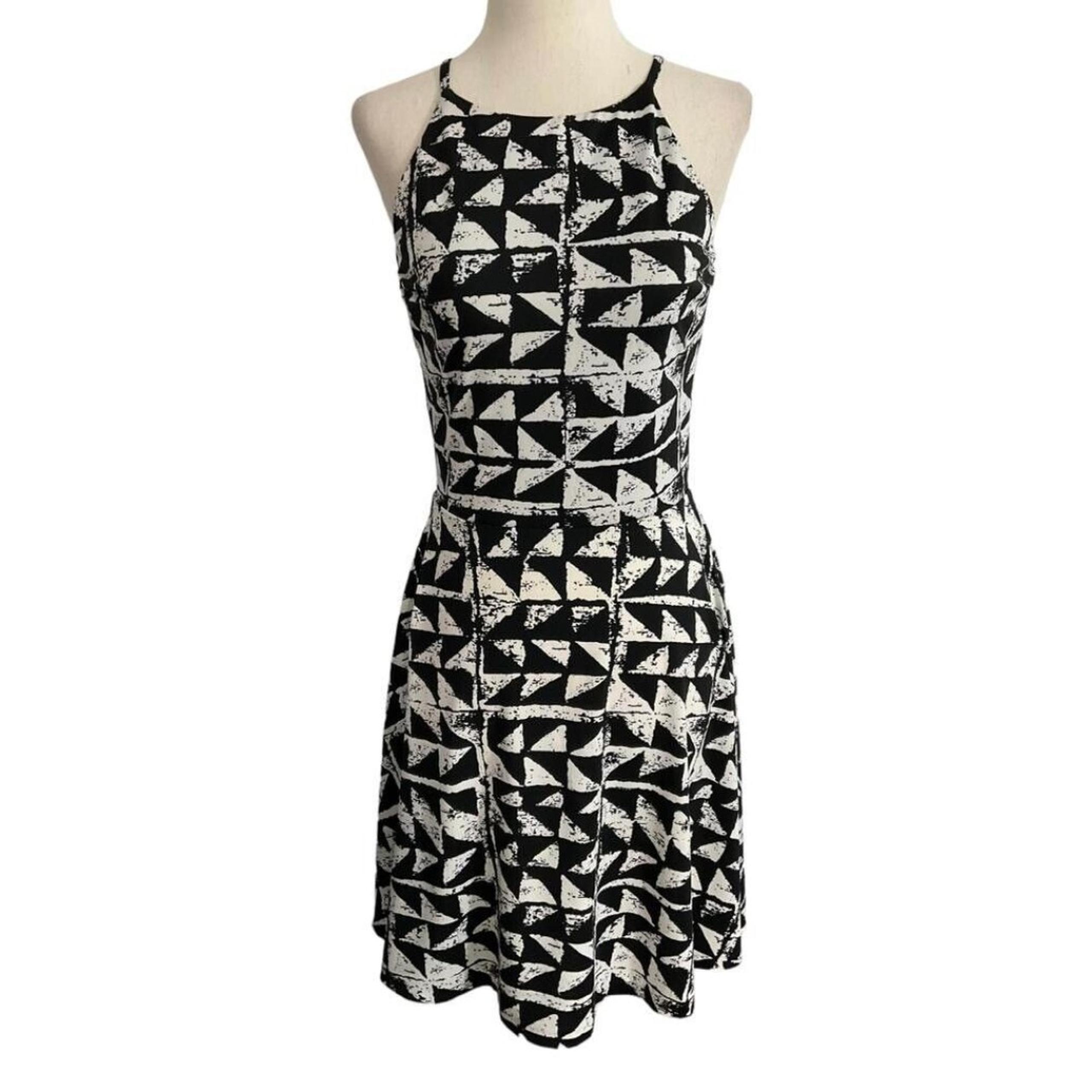 Bar III 3 Women Size Medium Fit & Flare Dress Black White (22-994P)