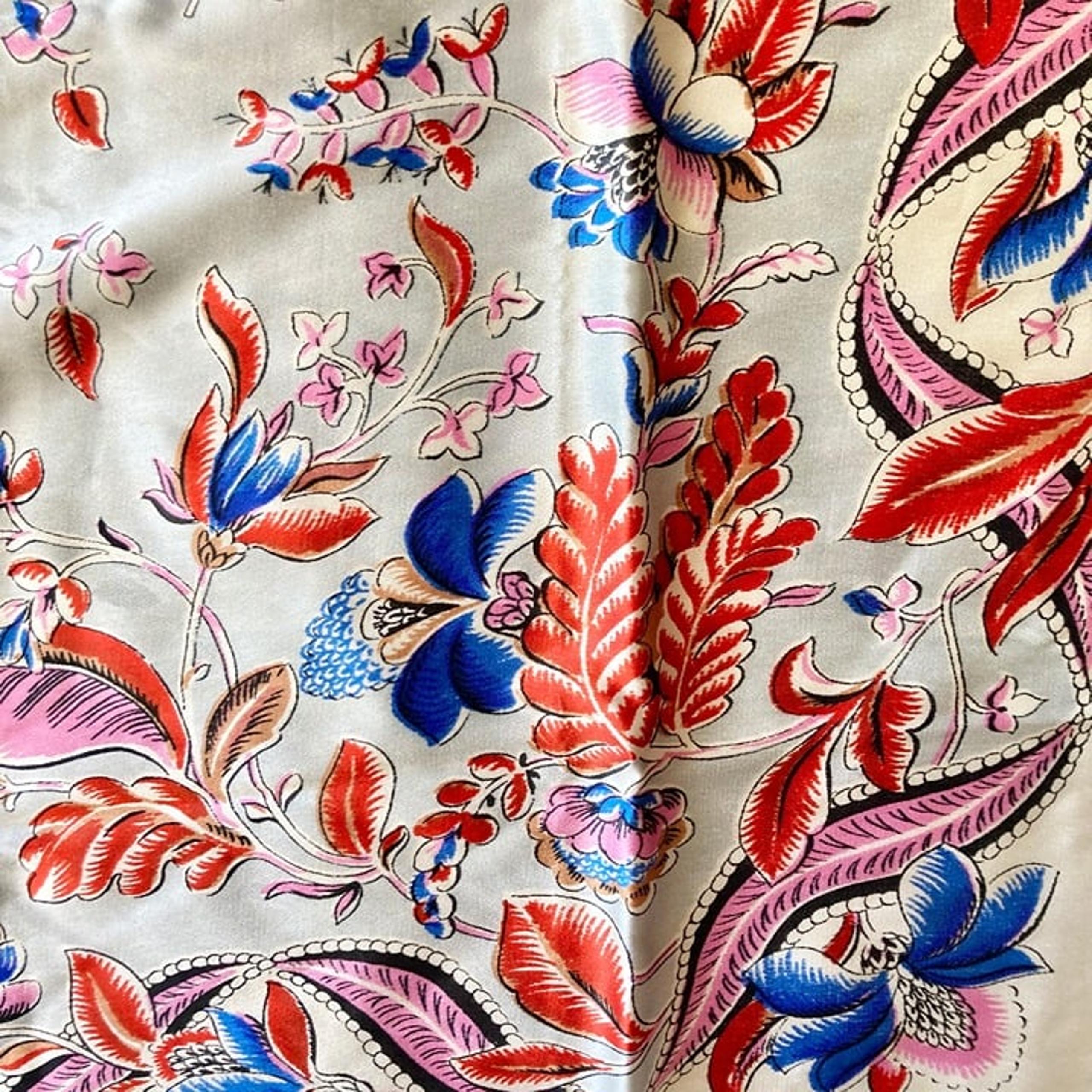 Vintage Floral Leaf Flowers Scarf Wrap Shawl Satin Red White Blue Pink 31 X 31"