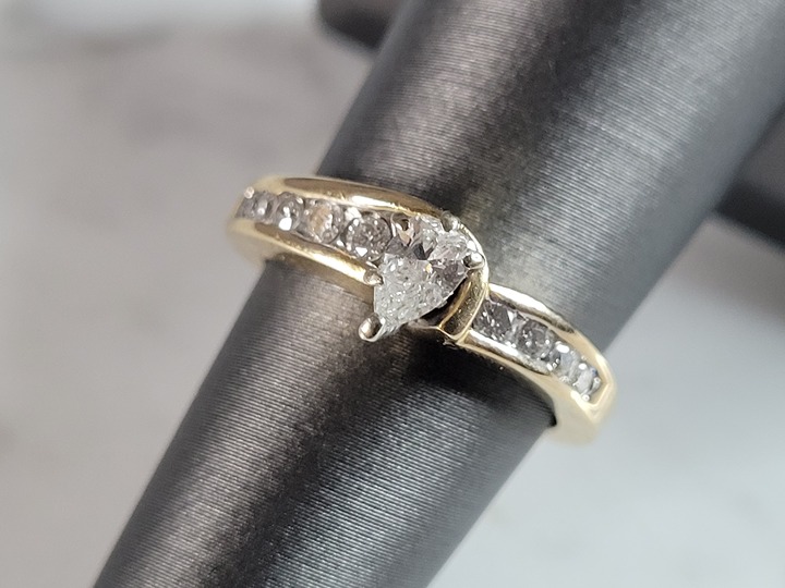 Womens Vintage Estate 14K Yellow Gold Pear Diamond Ring, 5.0g E6622