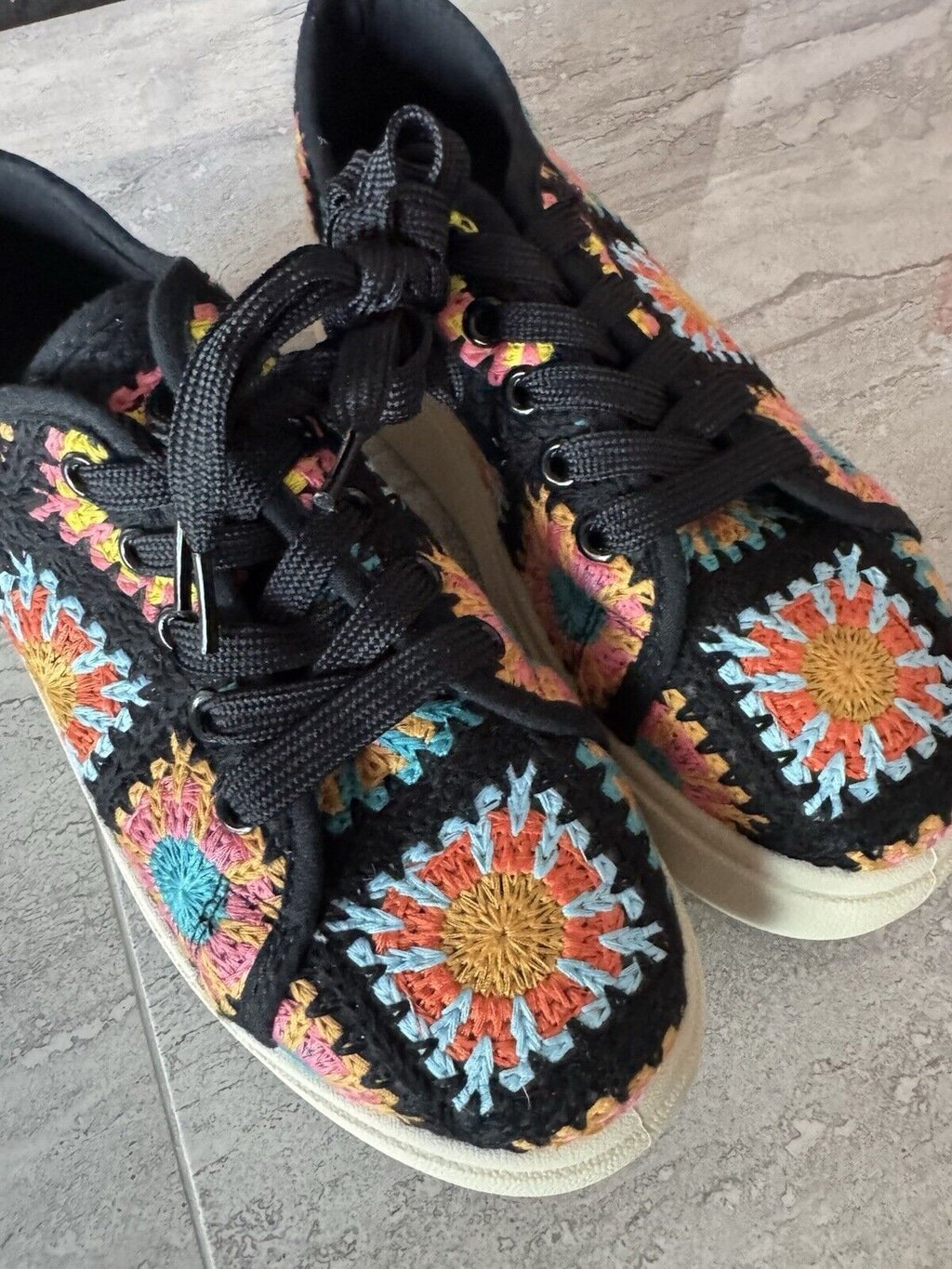 Dirty Laundry Women's Rambling Crochet Sneakers, Black Multi Sz 35/5