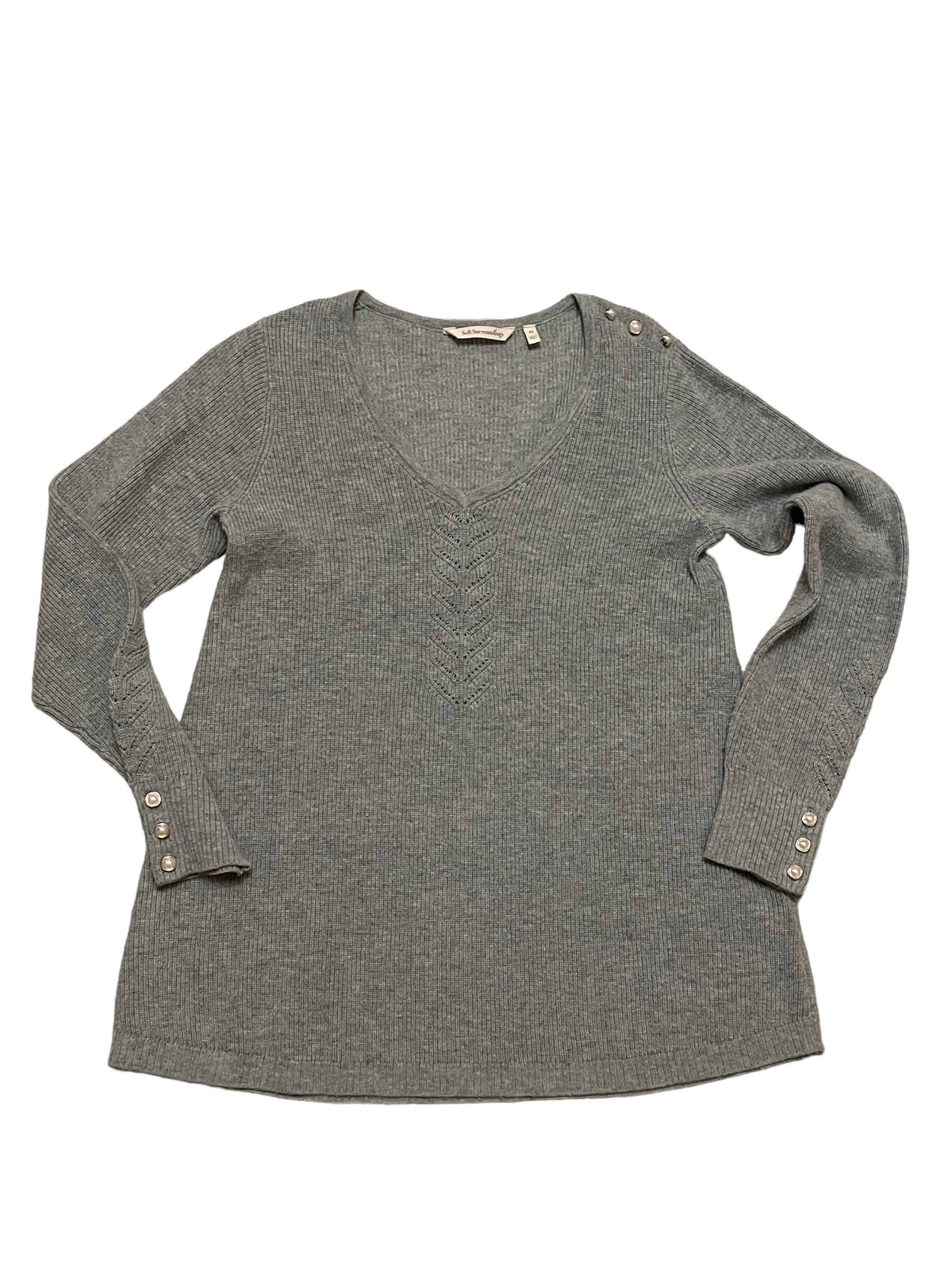 Soft Surroundings Gray Long Sleeve Pearl Buttons Accent Size XS V Neck Sweater