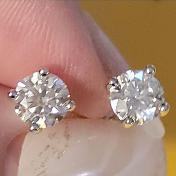 1.6mm 1.6cwt. vvs1 color D 6mm Round Brilliant moissonite diamond studs. W certi