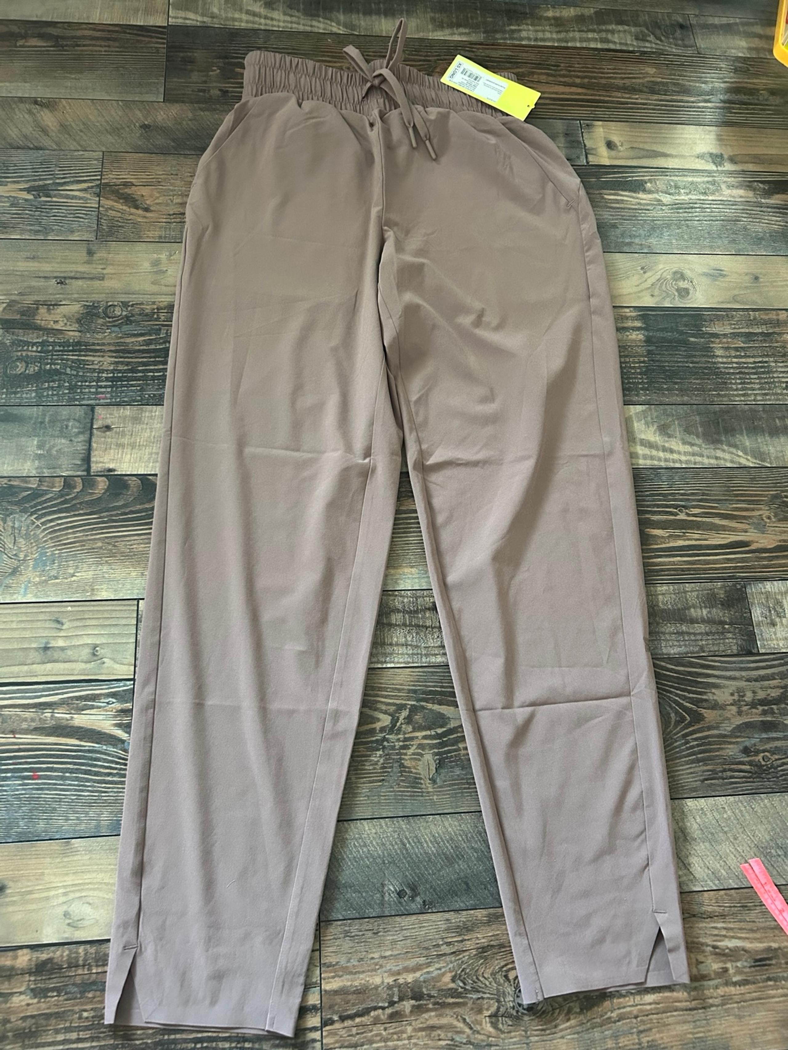 All in Motion Women’s High Rise Woven Pants