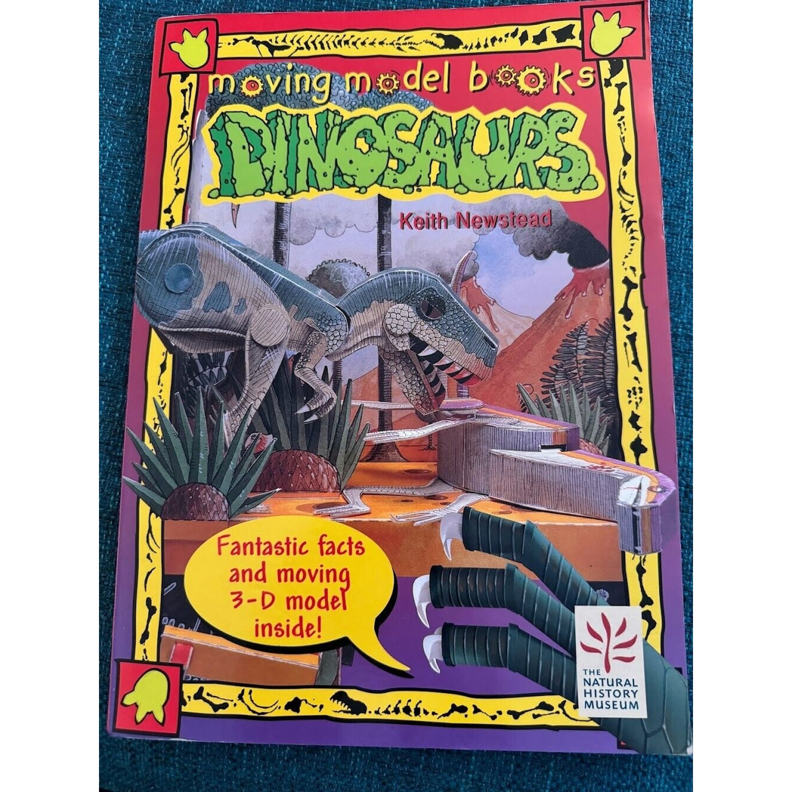 Dinosaurs: Moving Model Book - Keith Newstead RARE Brand NEW Paper Automaton HTF