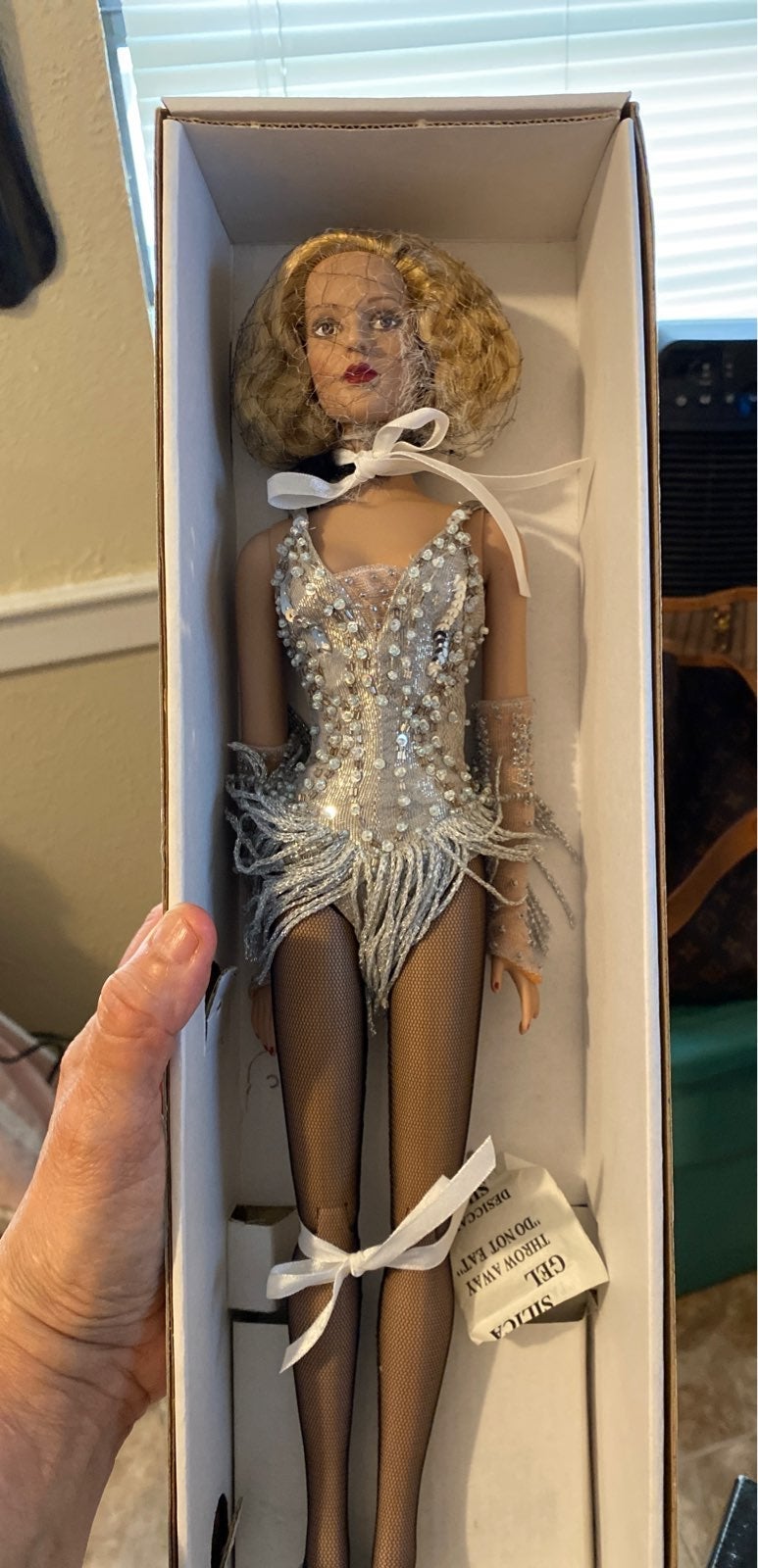 BJD TONNER DOLL CHICAGO MUSICAL ROXIE 2003 LIMITED EDITION