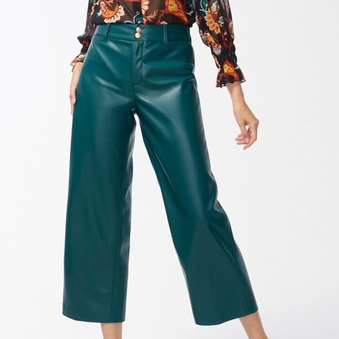 Chico’s 6 (.5) Pants Faux Vegan Leather Wide Leg Cropped fly front green NWT