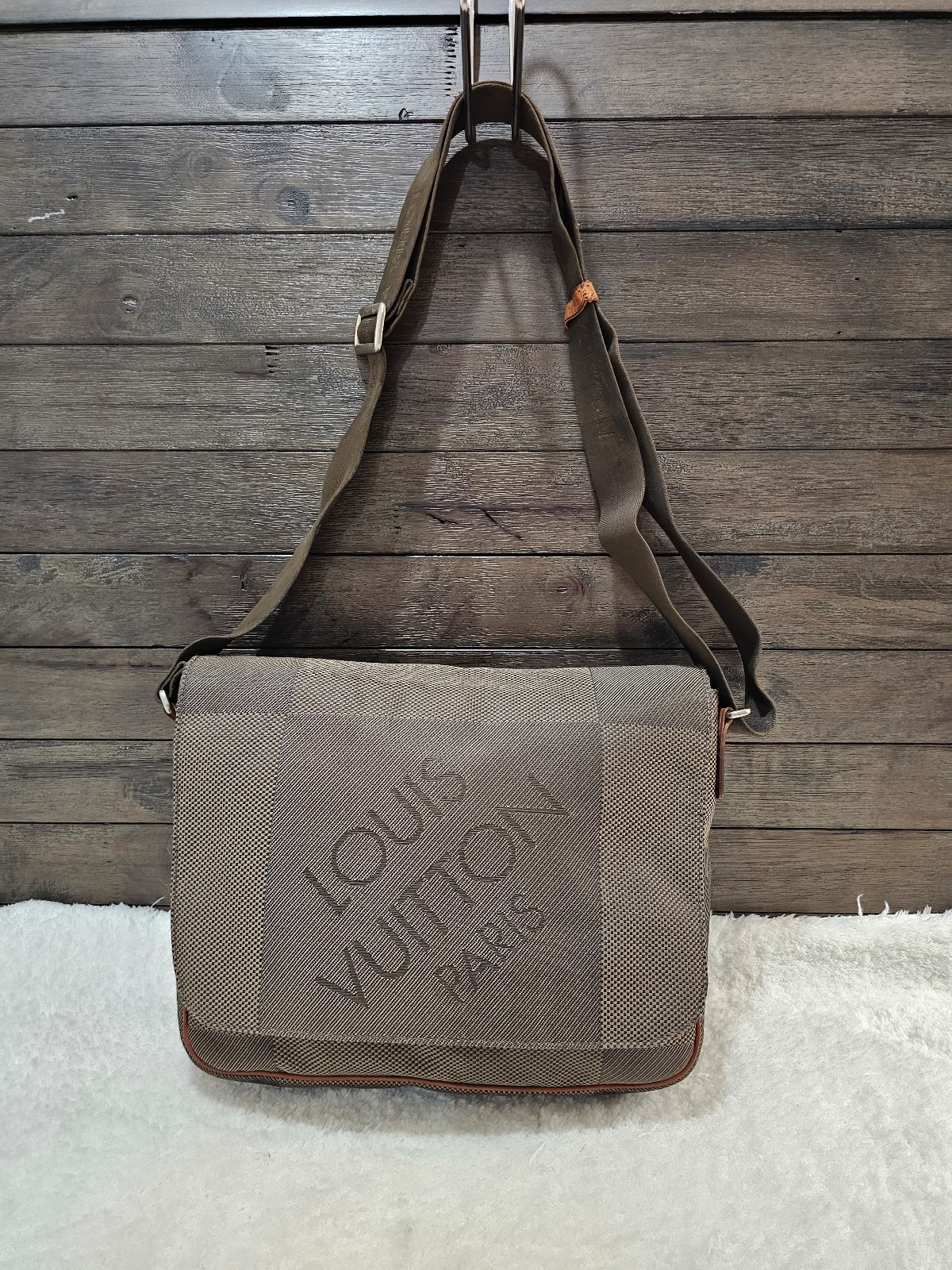 Louis Vuitton Damier Geant Messenger Bag