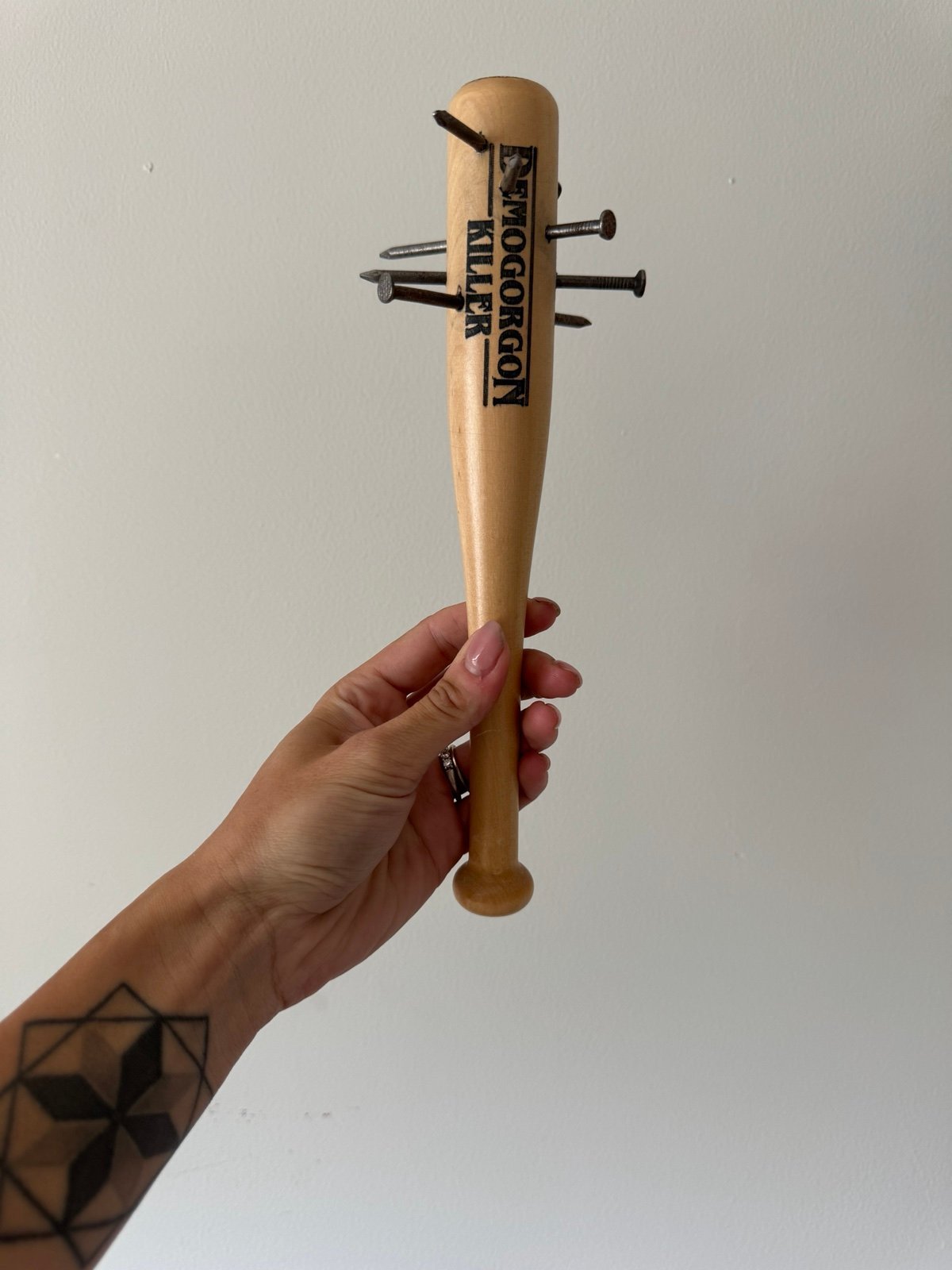 DEMOGORGON KILLER REPLICA MINI BAT BAM BOX - STRANGER THINGS - NETFLIX