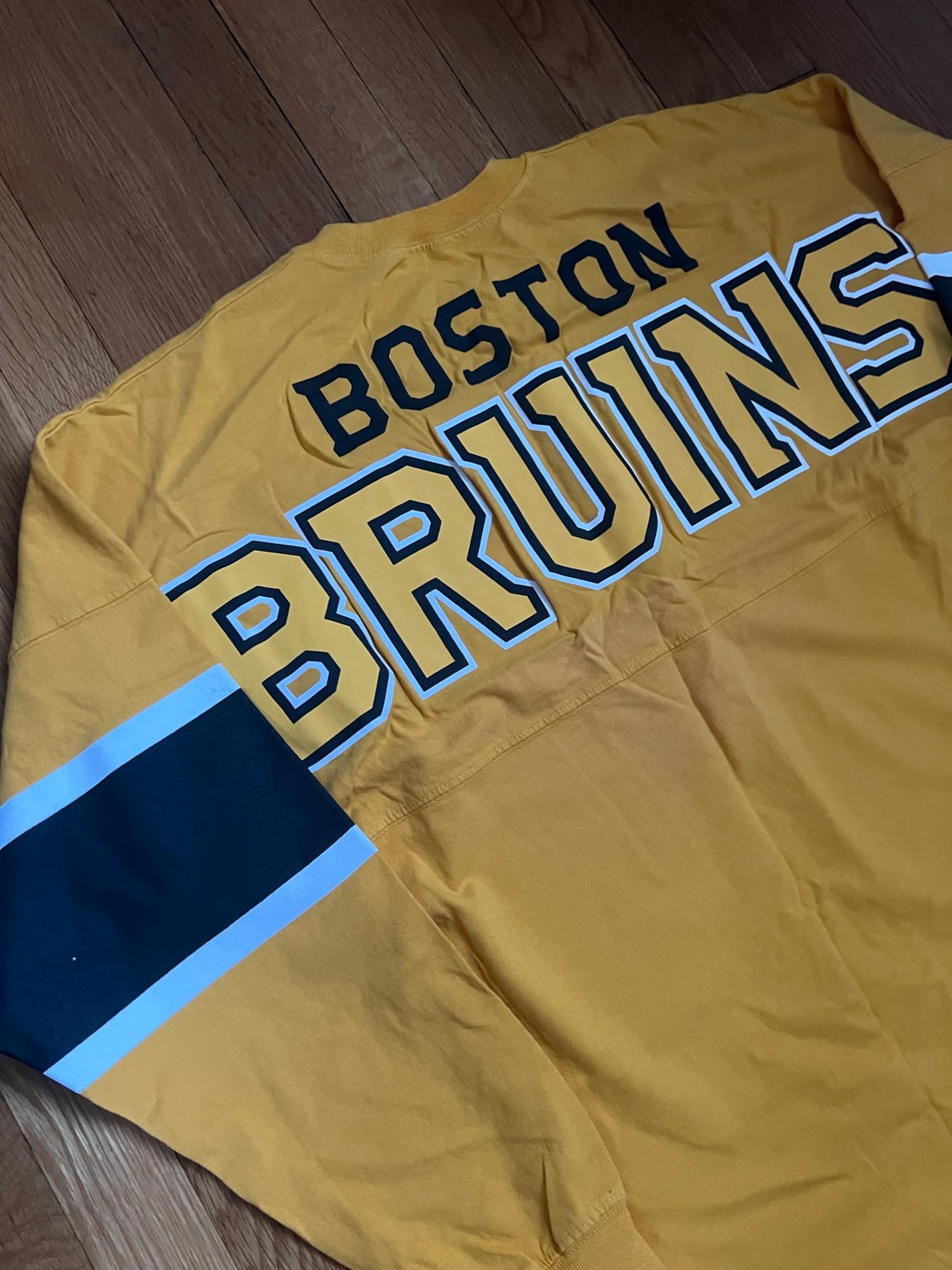 Boston Bruins Fanatics Women's Jersey Long Sleeve T-Shirt - Gold size small NWT