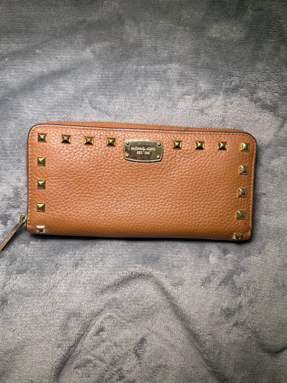 Michael Kors Jet Set Continental Stubbed Zip Around Wallet