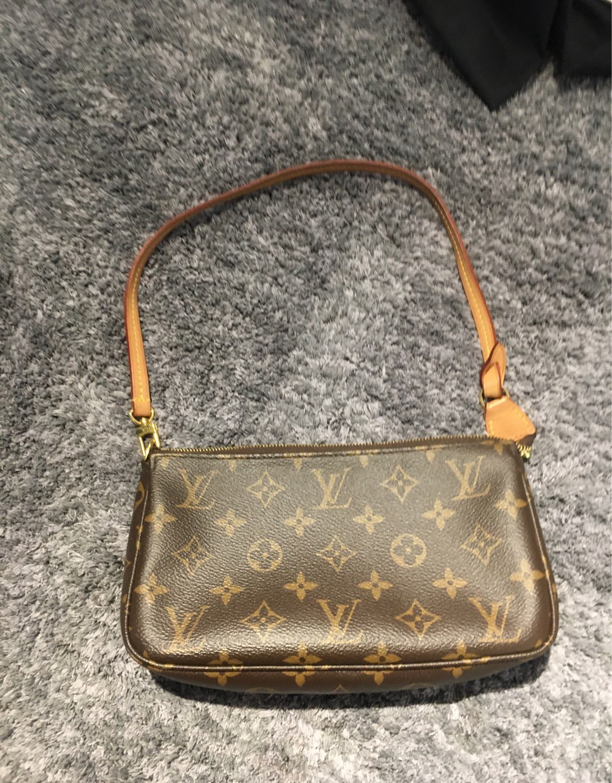 Louis Vuitton Pochette