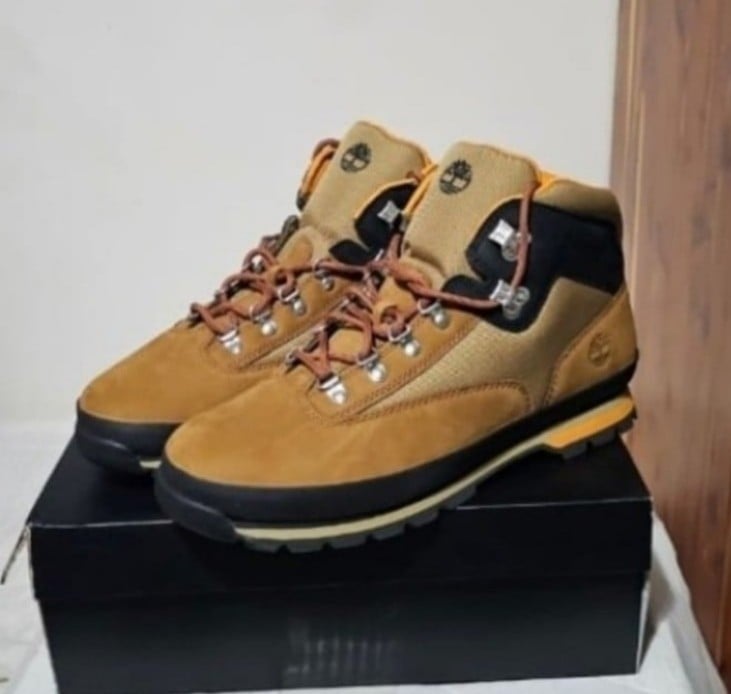 TIMBERLAND BEIGE BOOTS 13