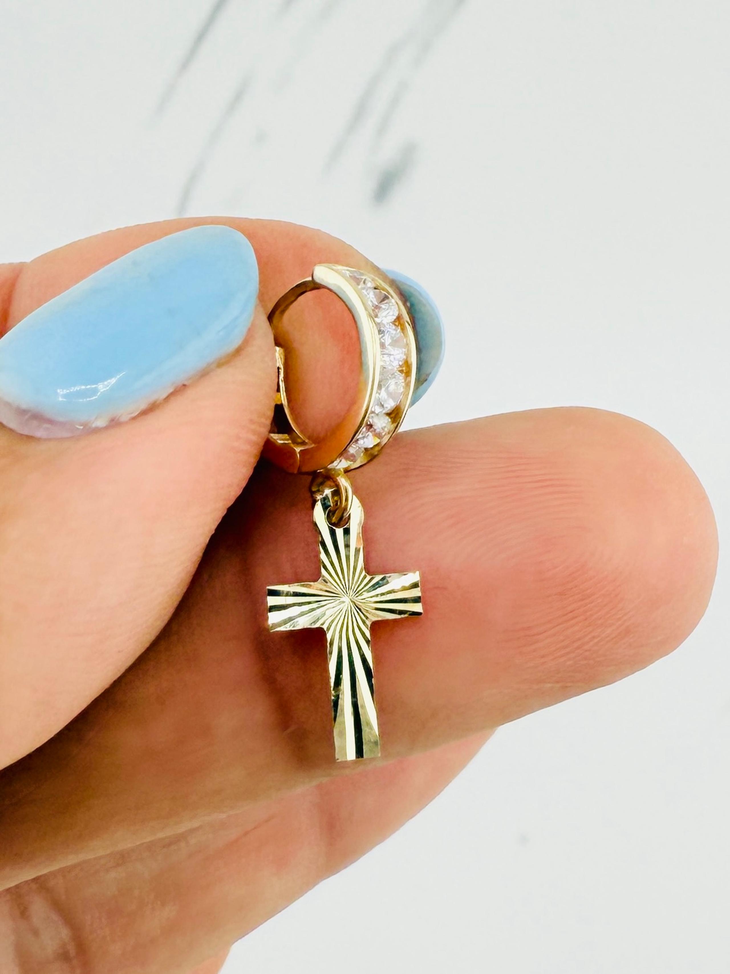 ❤️ 10k solid gold huggies cross  men, women, girl - Aretes en oro cruz