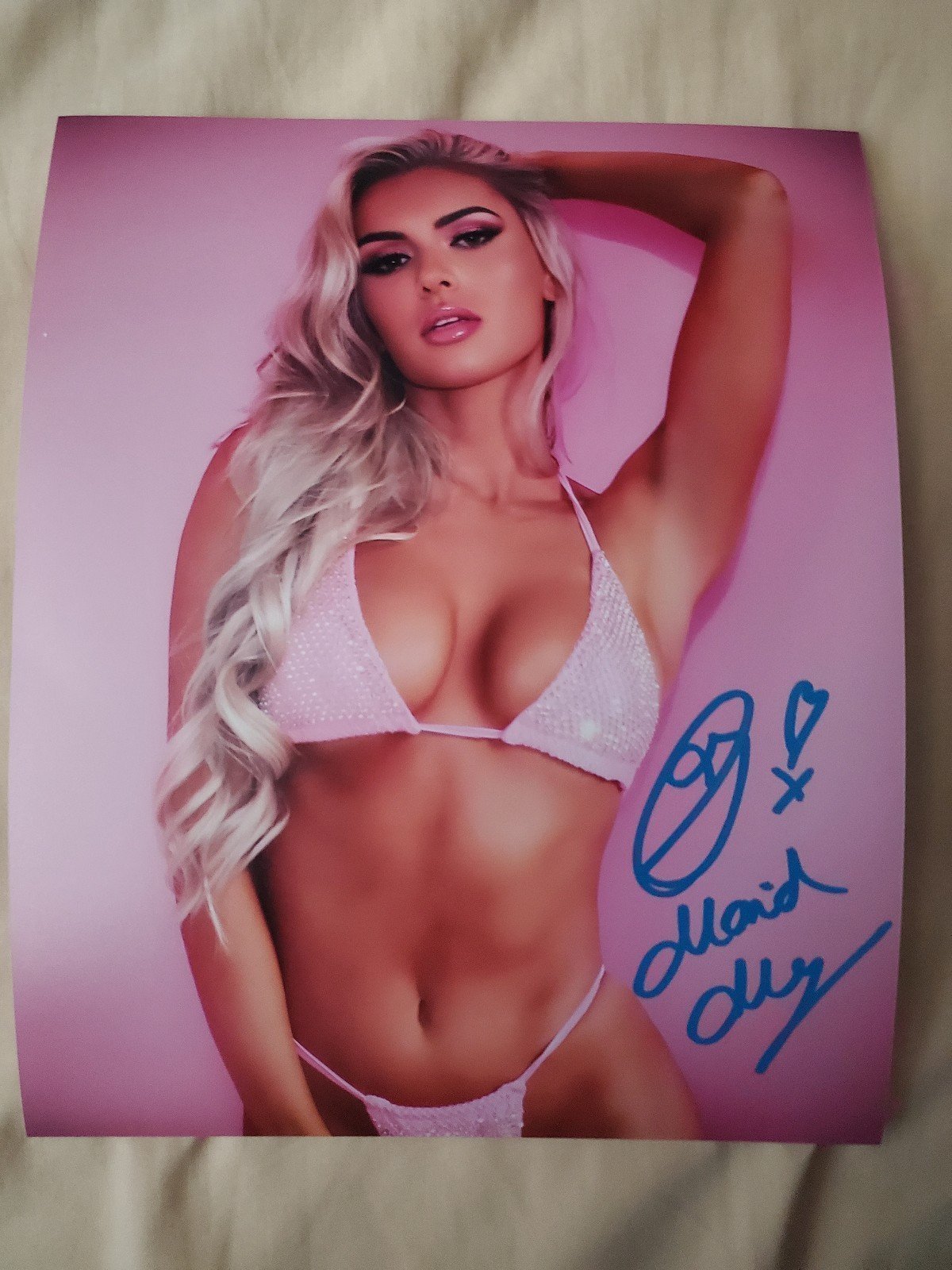 Mariah May Pink Bikini Photo AEW autograph 8x10 photo W/ Highspots Cert