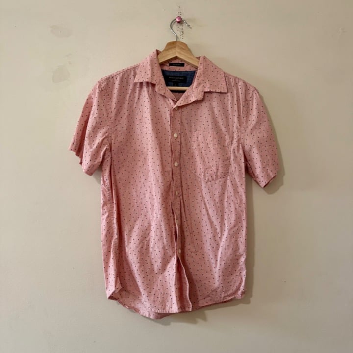 Banana Republic Slim Fit Pink Dot Casual Button Down Shirt Short Sleeve Small