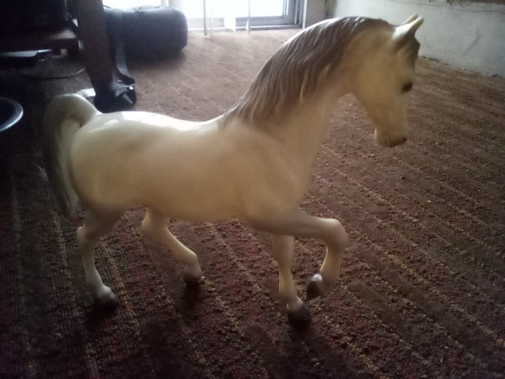 Breyer alabaster stallion glossy
