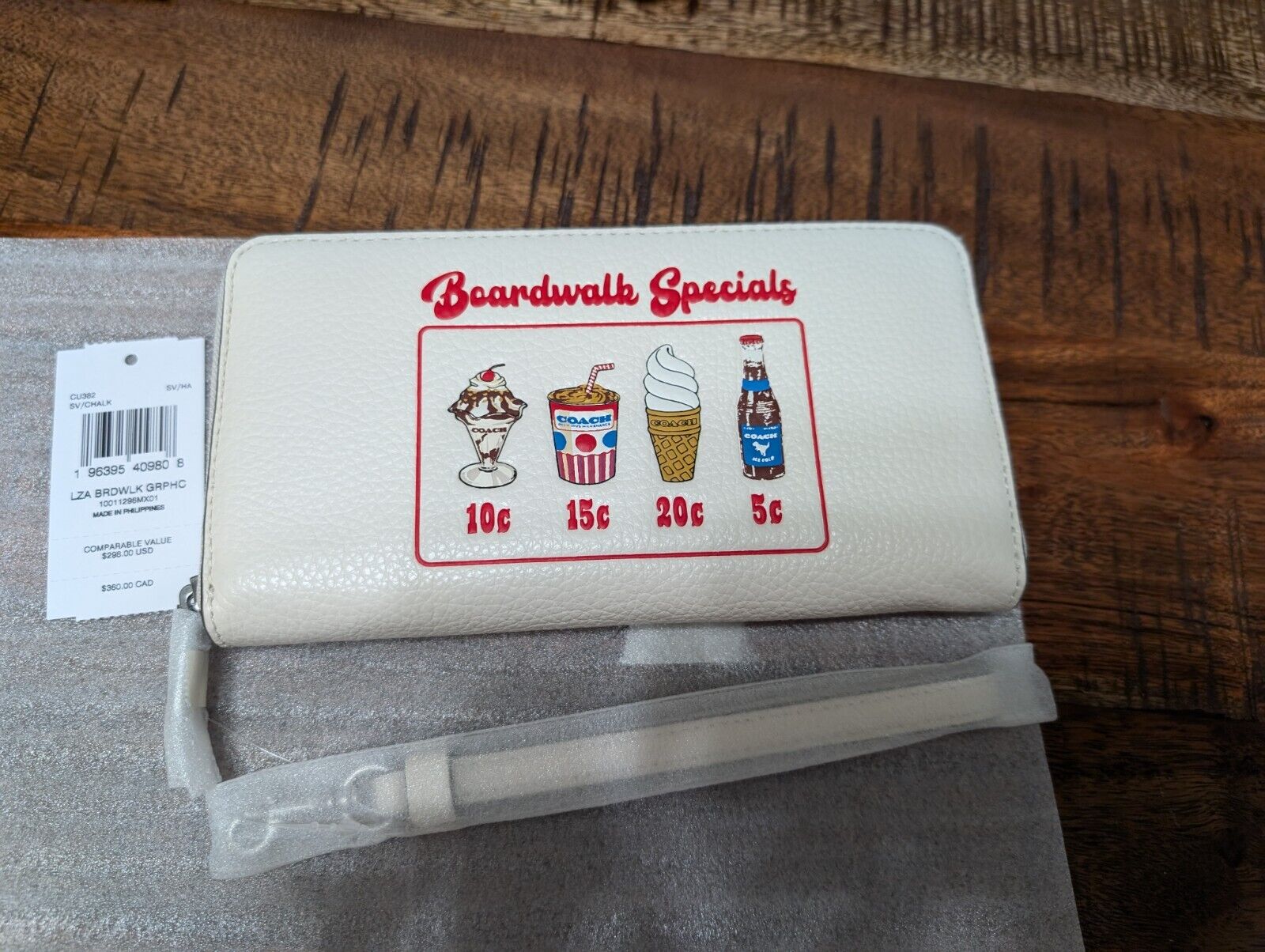 NWT Coach Long Zip Around Wallet Boardwalk Graphic Ice Cream Print CU382