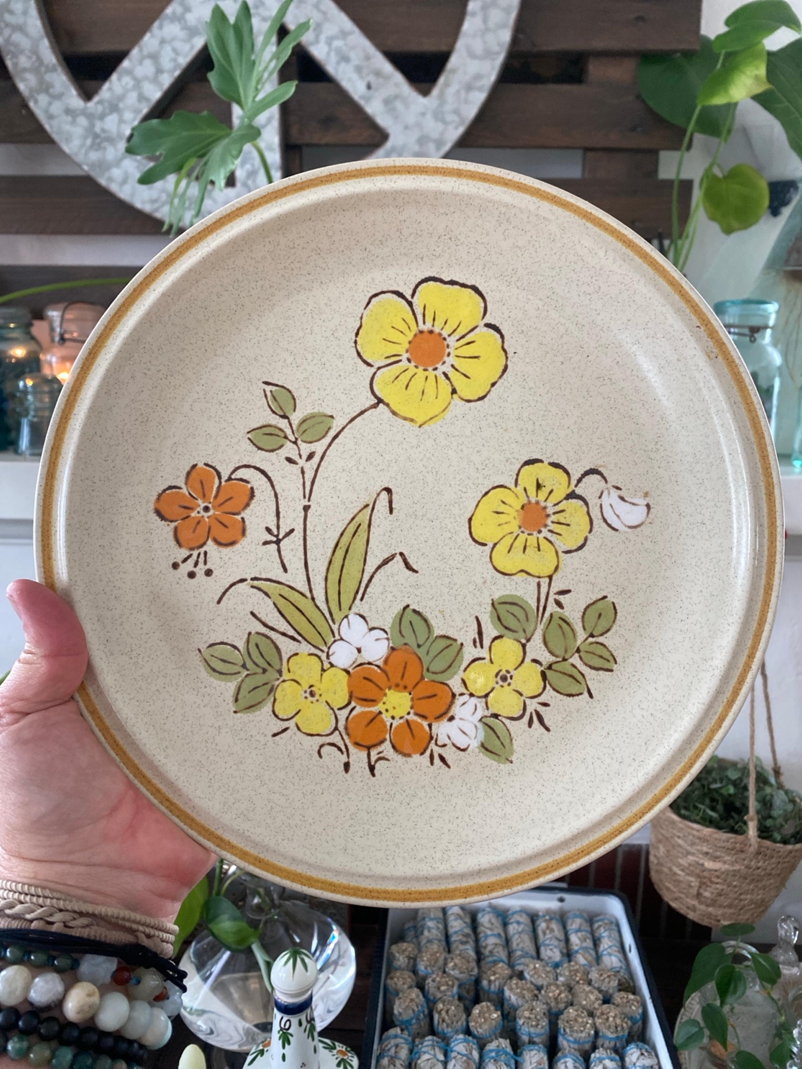 Vintage Hearthside Garden Festival Sunshine Flower Design dinner plate