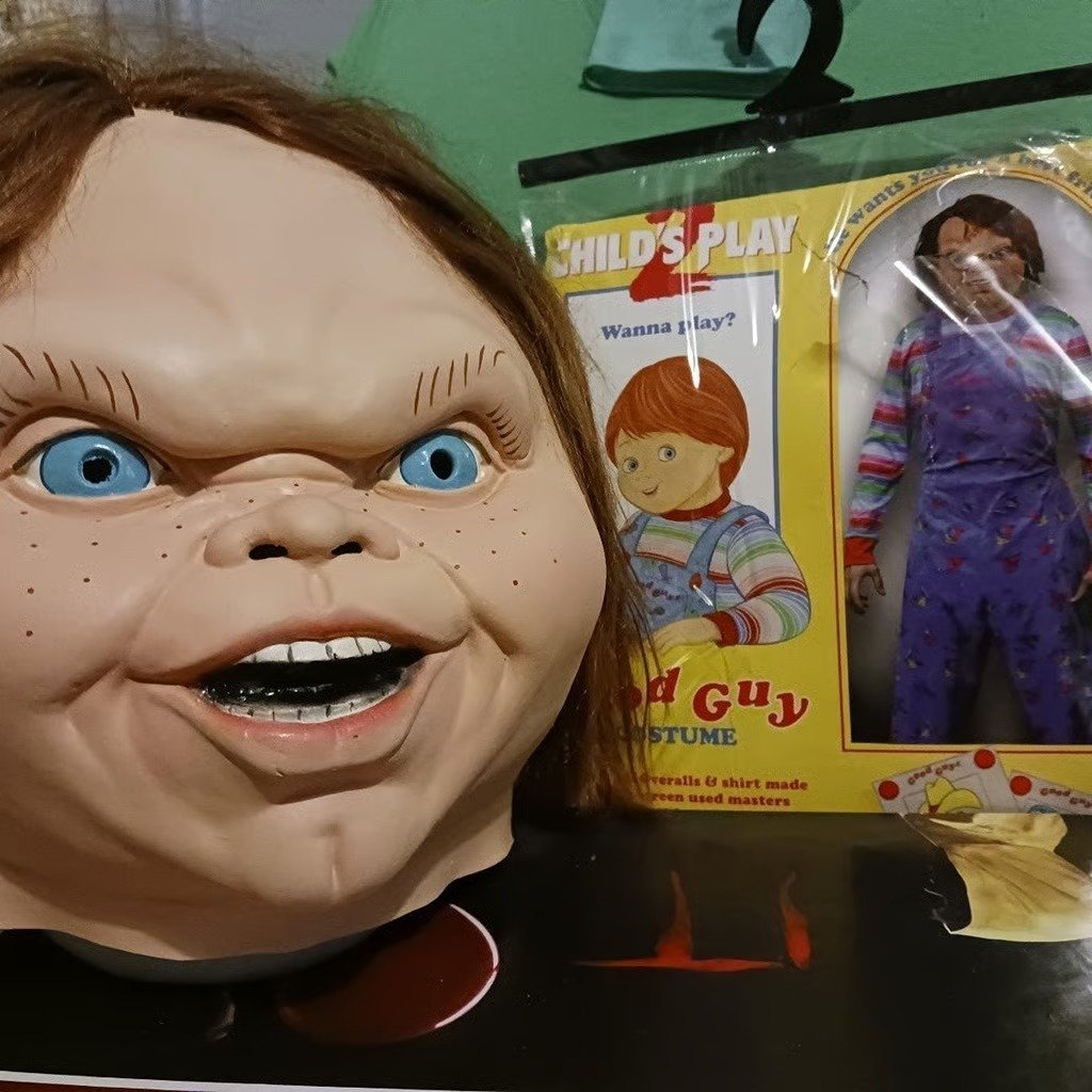 Chucky Deluxe Mask and costume Child's Play 2 Trick Or Treat Studios