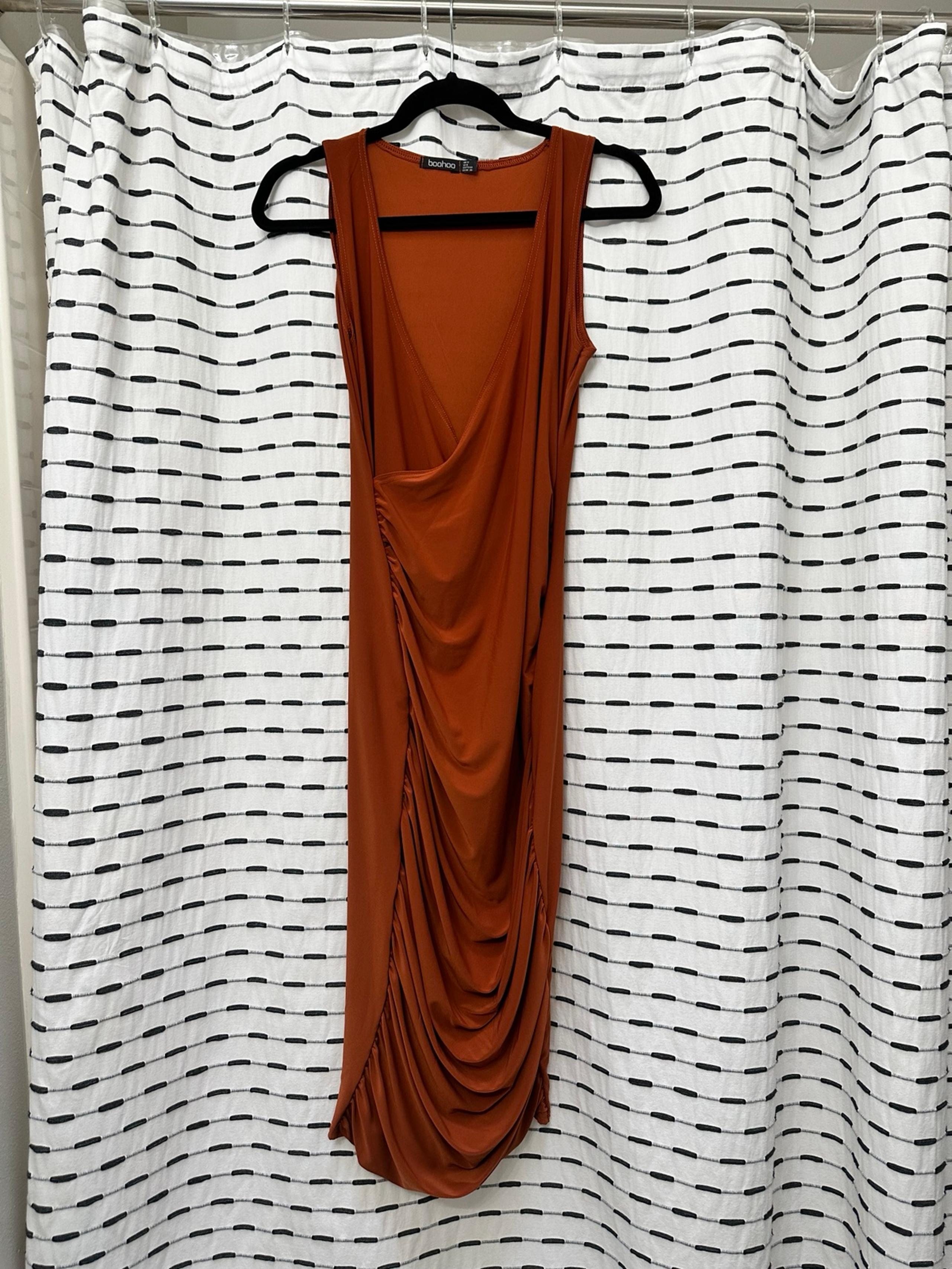 Boohoo maternity dress