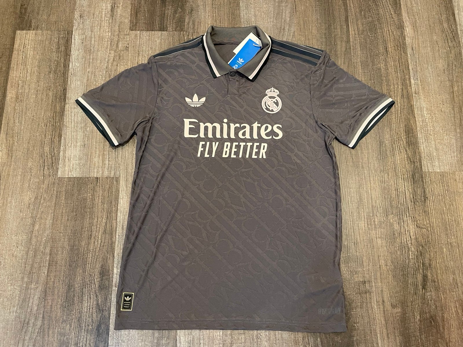 Adidas Real Madrid 24/25 Third Jersey Authentic size M Men