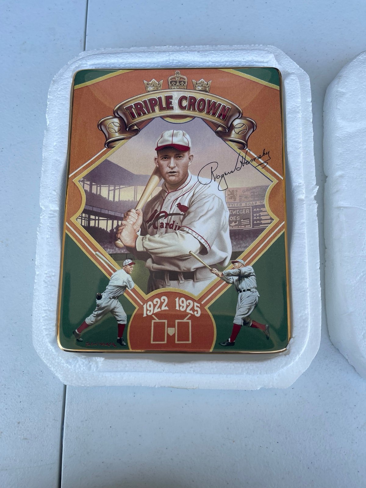 Triple Crown Plate Set