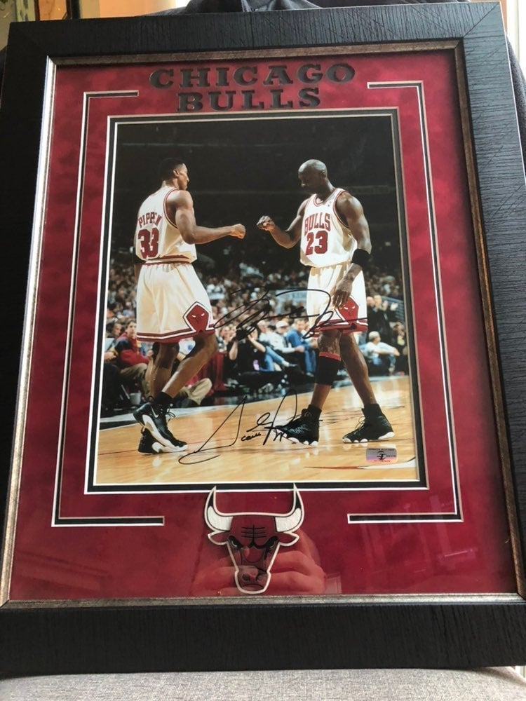 Michael Jordan and Scottie Pippen autogr