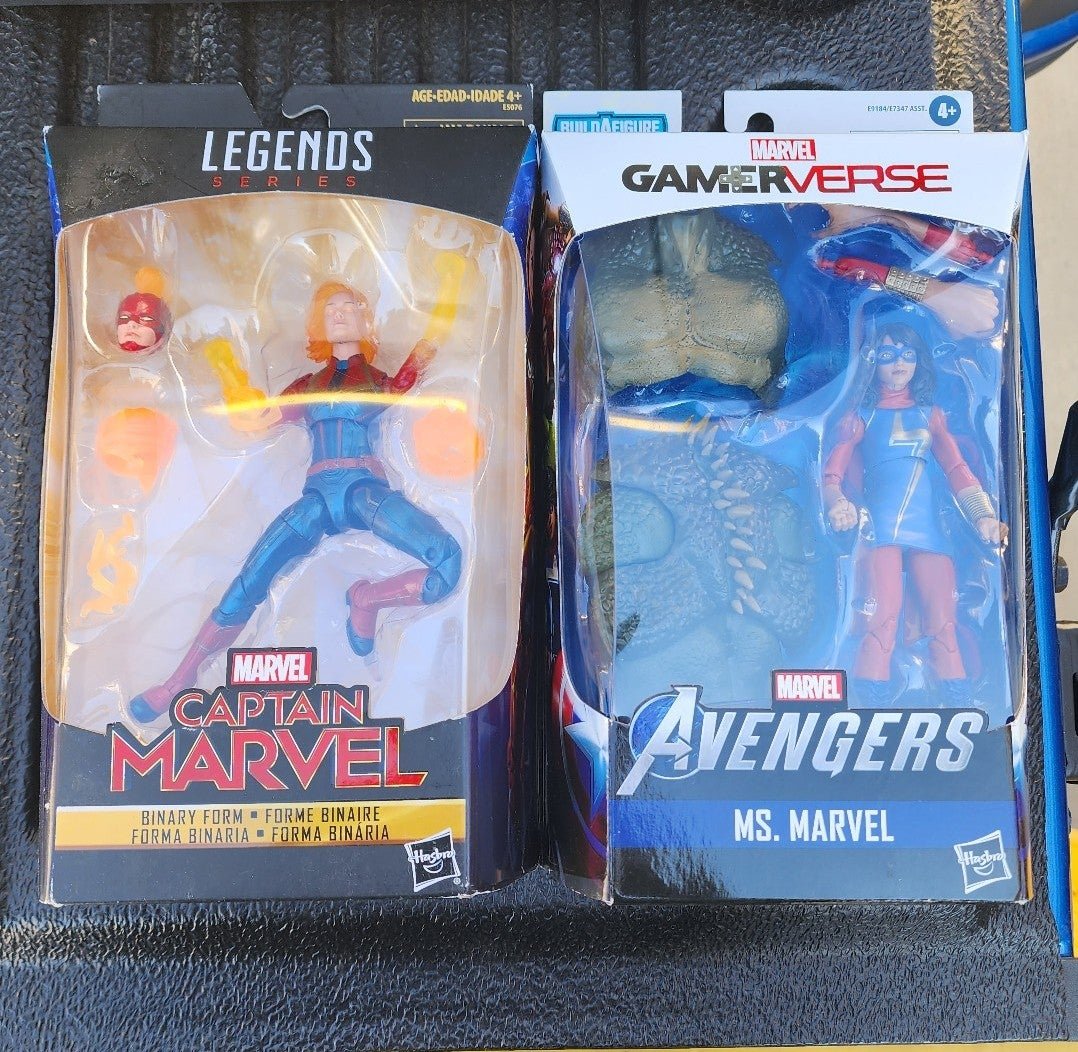 Marvel Legends Series 6 Captain Marvel and Miss Marvel Bundle