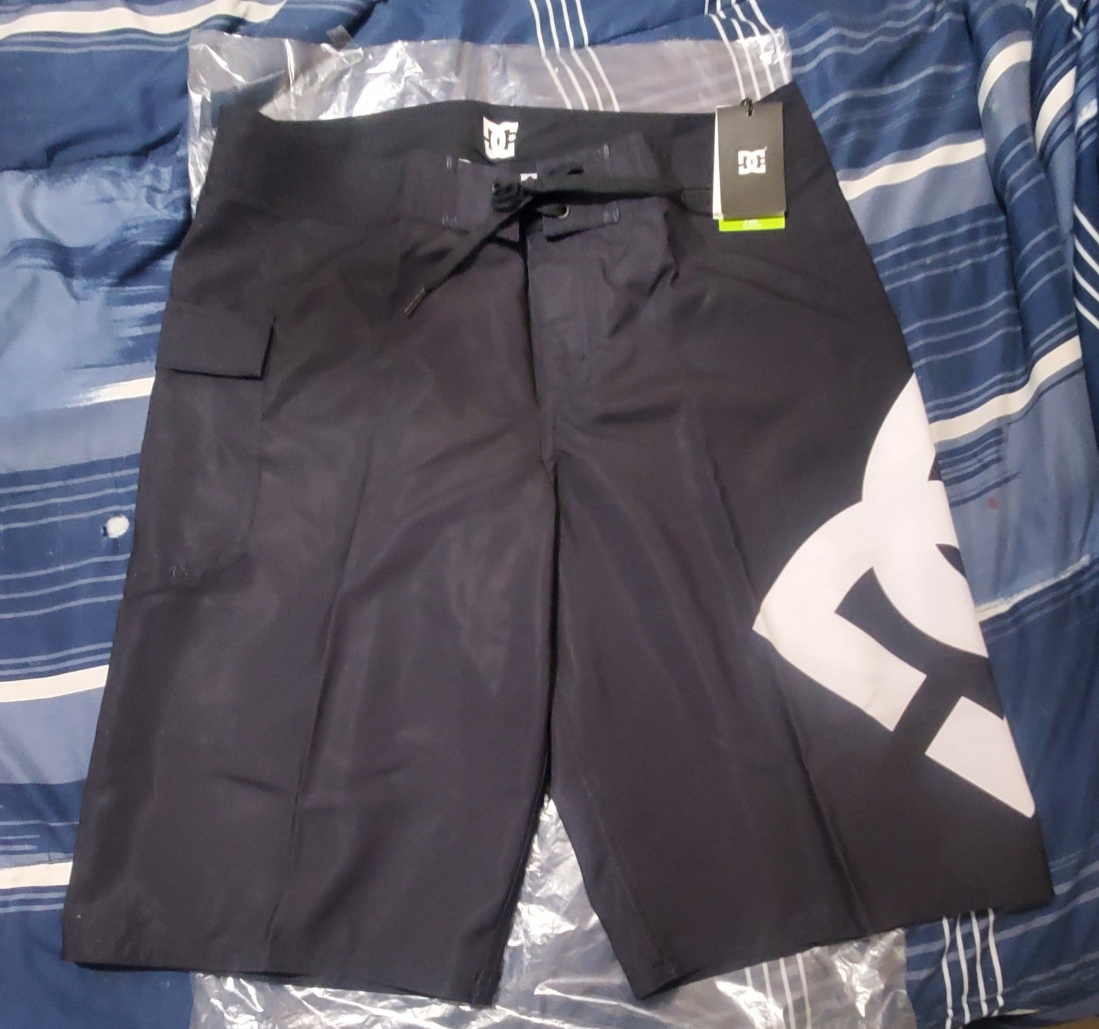 DC 22 Lanai Boardshorts, New in Original Packaging! Mens 32 Waist