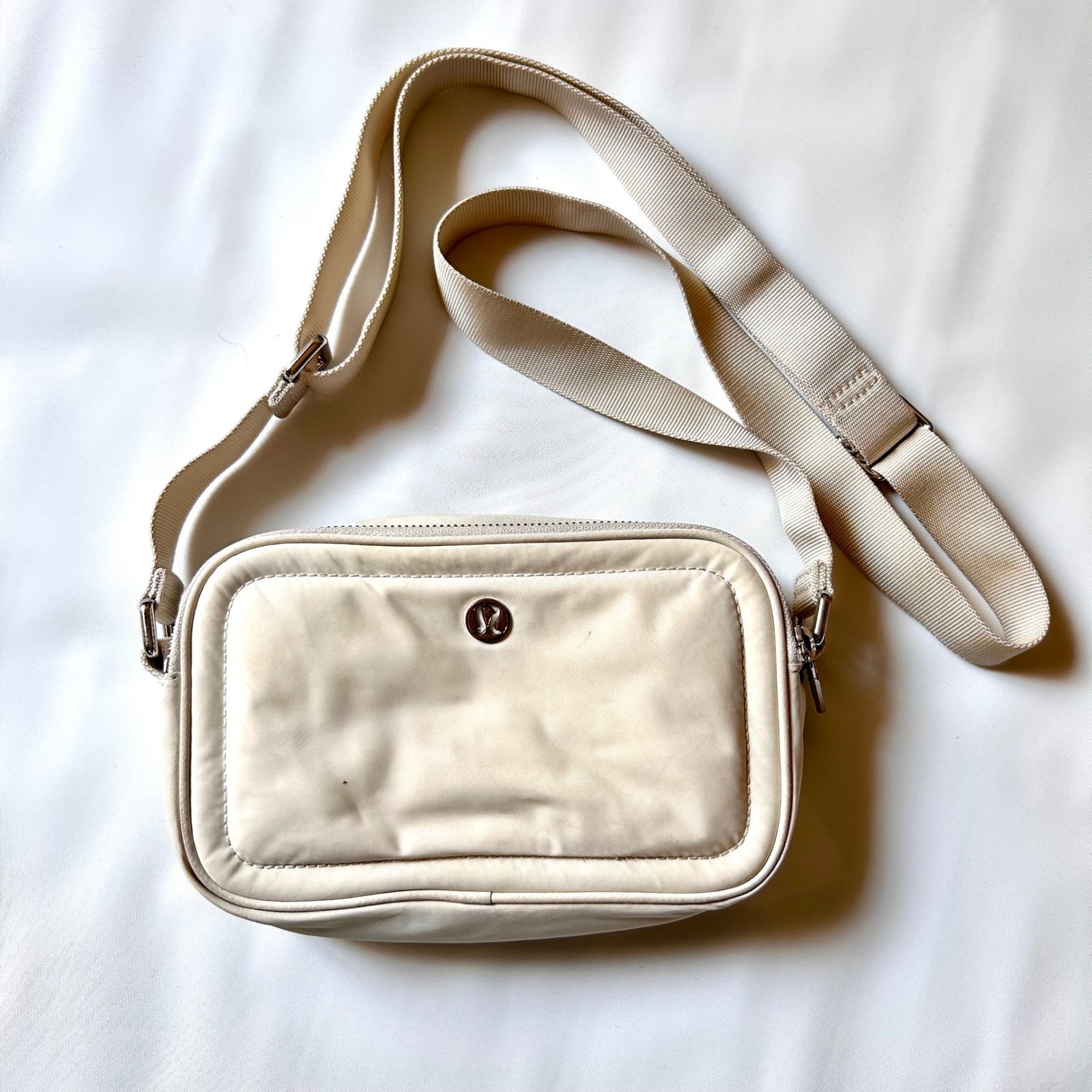 Lululemon Crossbody Camera Bag 2L Light Ivory/Gold Nylon Zip