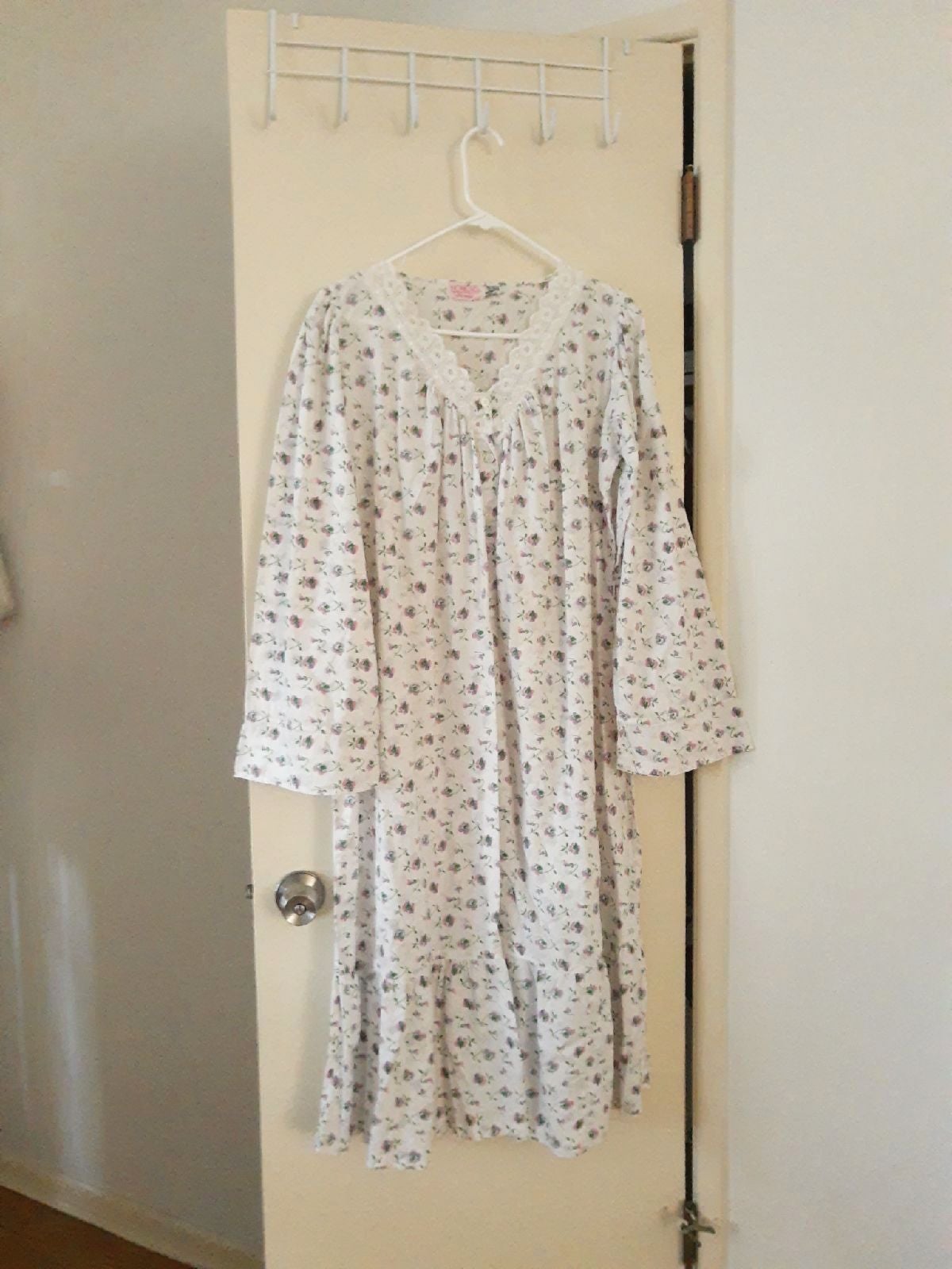 Vintage Floral Nightgown Lace Trim