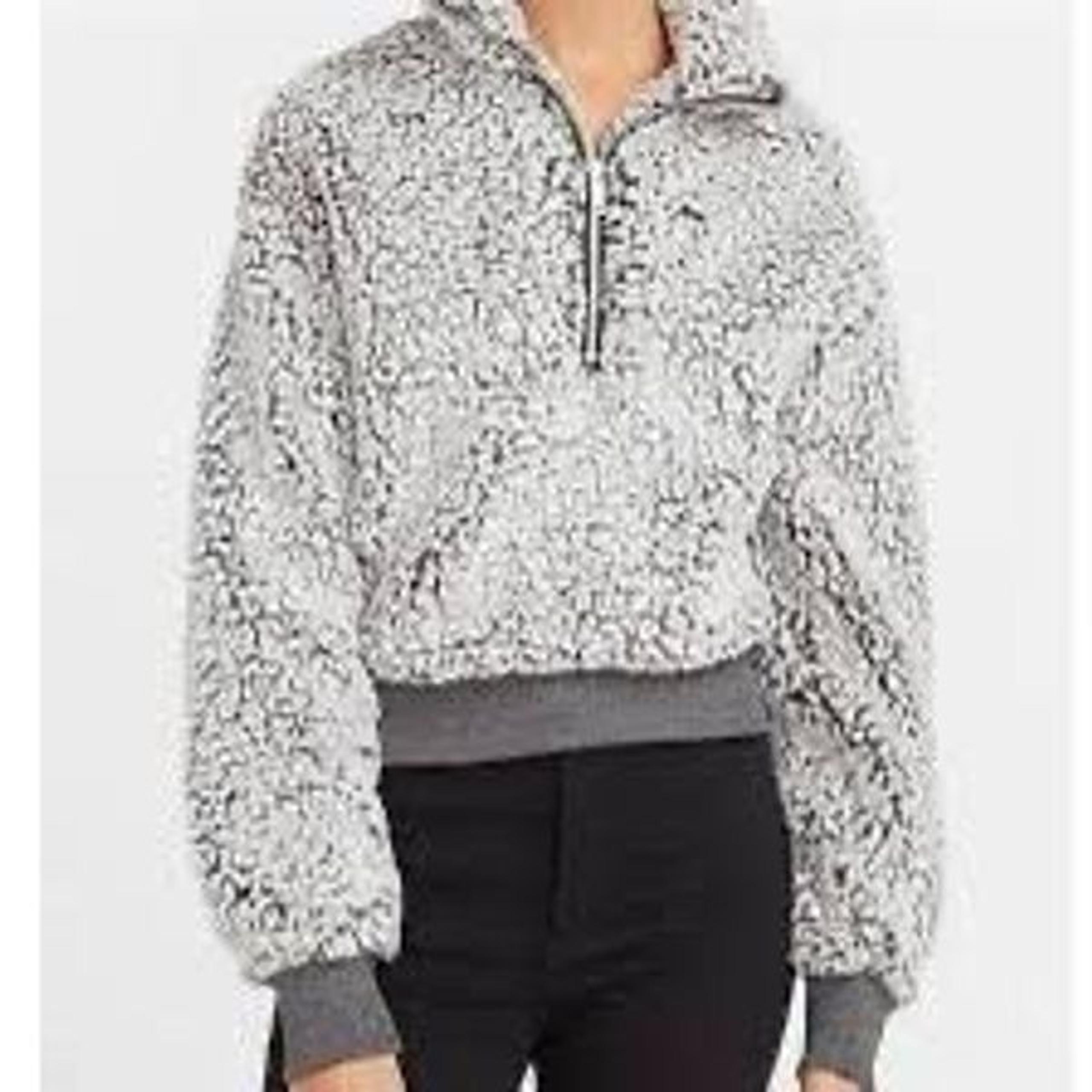 EXPRESS Women’s Gray White Long Sleeve Quarter 1/4 Zip Teddy Bear Jacket Size La