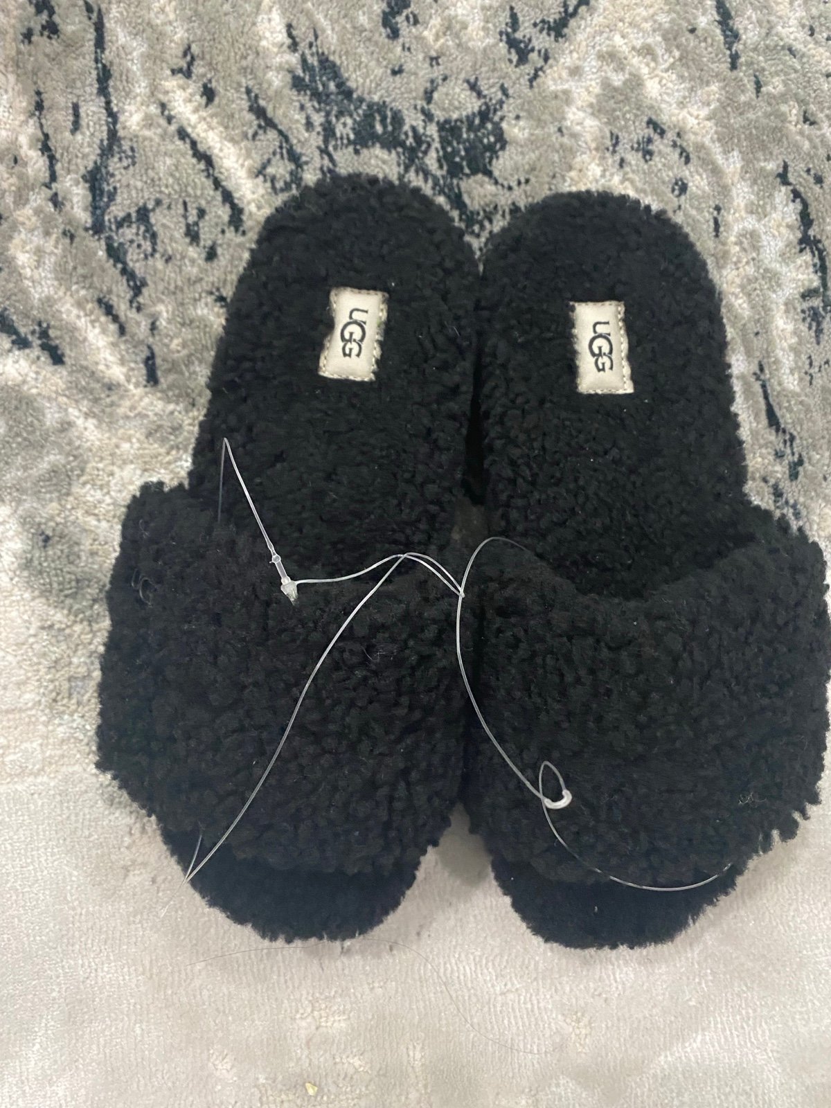 Ugg cozetta slippers with no box