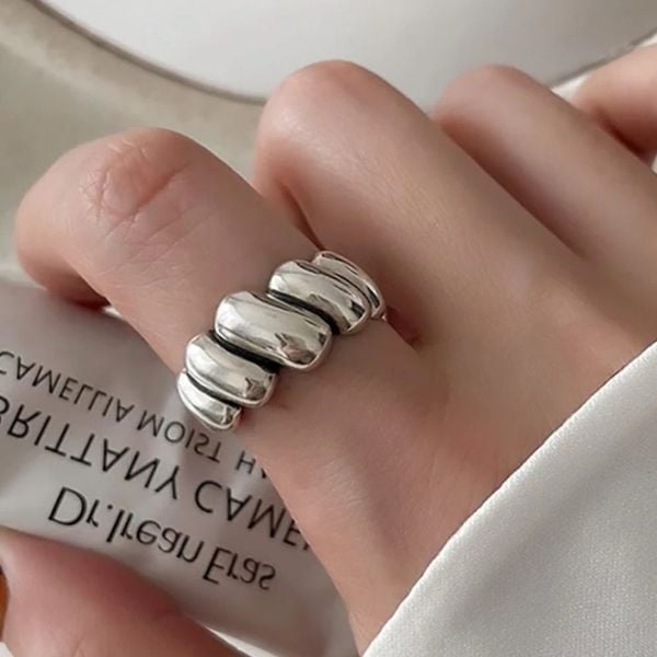 The Sublime Swirl ring in 925 silver adjustable