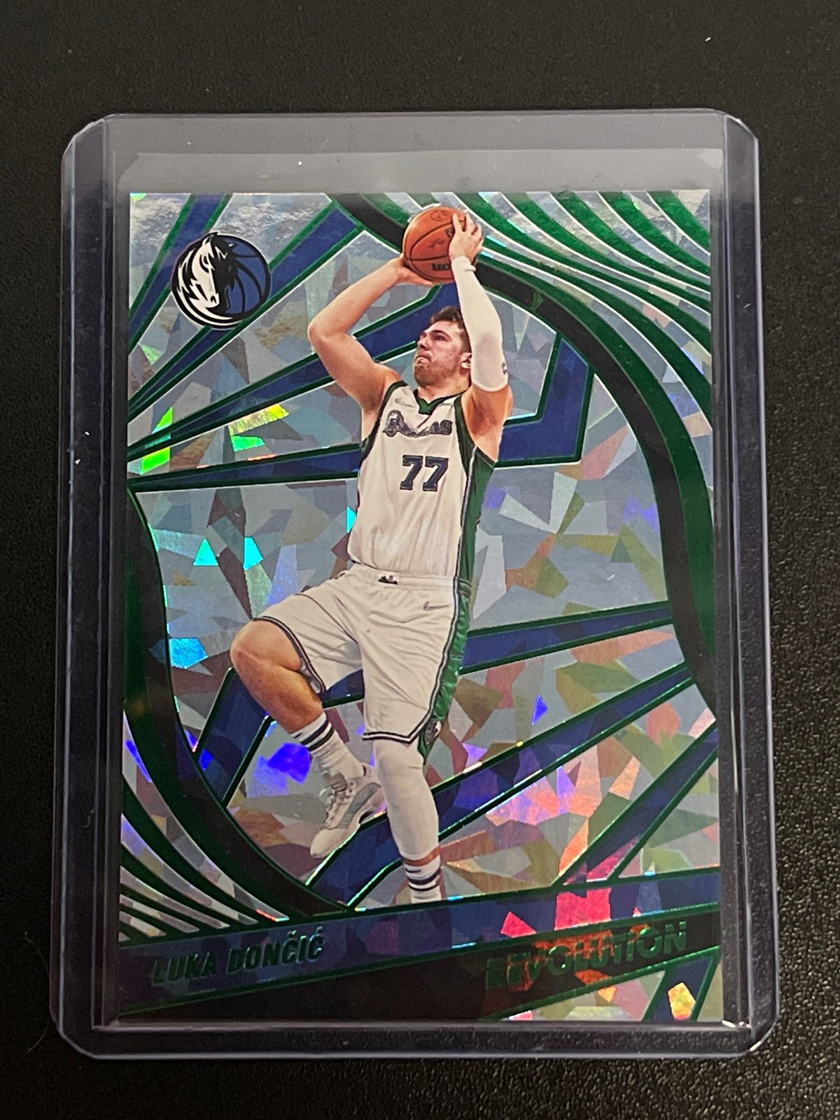 Luka Doncic Panini Revolution 21-22 Emerald 39/88 Chinese New Year Parallel