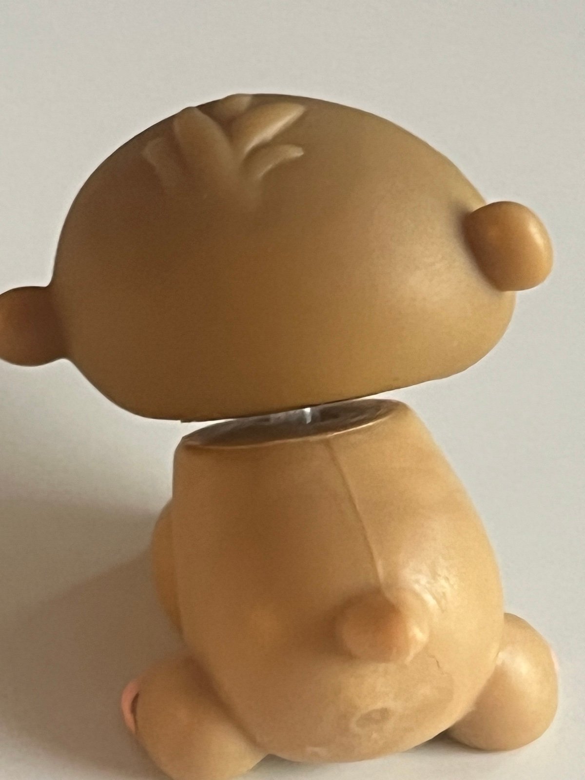 Littlest Pet Shop (LPS) #45 Brown Hamster with Blue Eyes - detail
