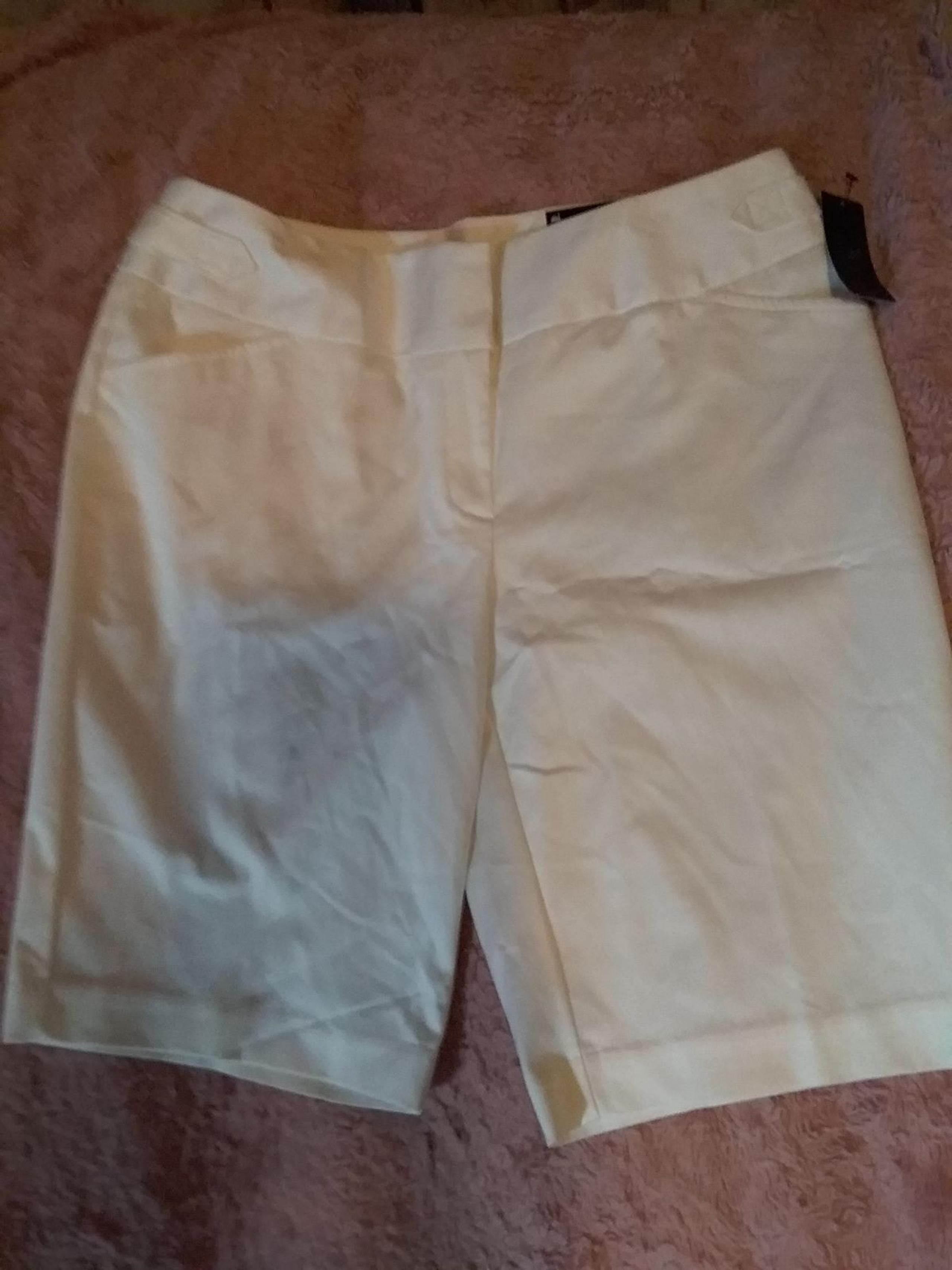 NWT White Shorts Size 12 - Worthington
