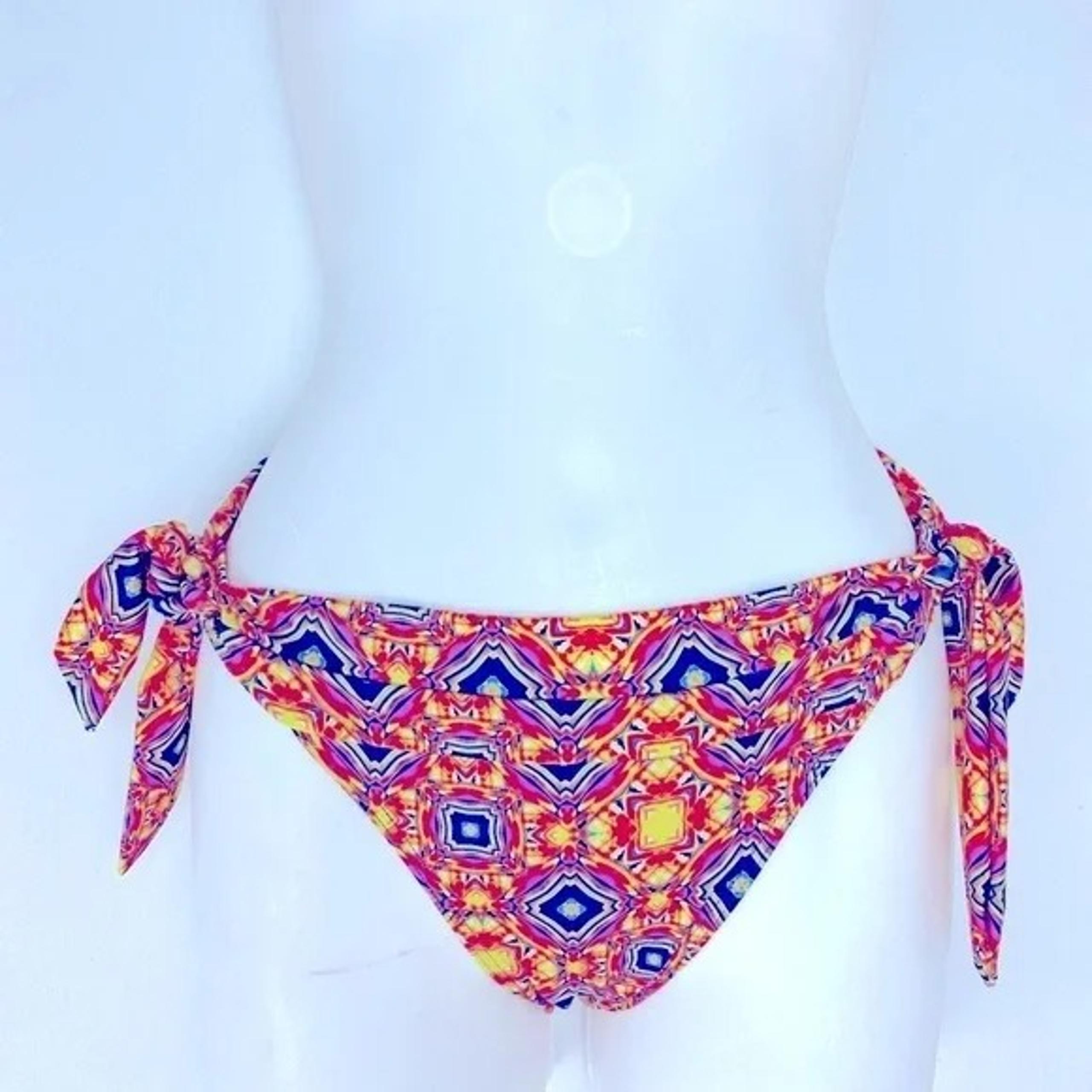 NWT Koral Bikini Swimwear Bottom - Size Small