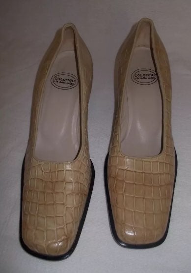 COLOMBO Beige Alligator Pumps 37 - US 7