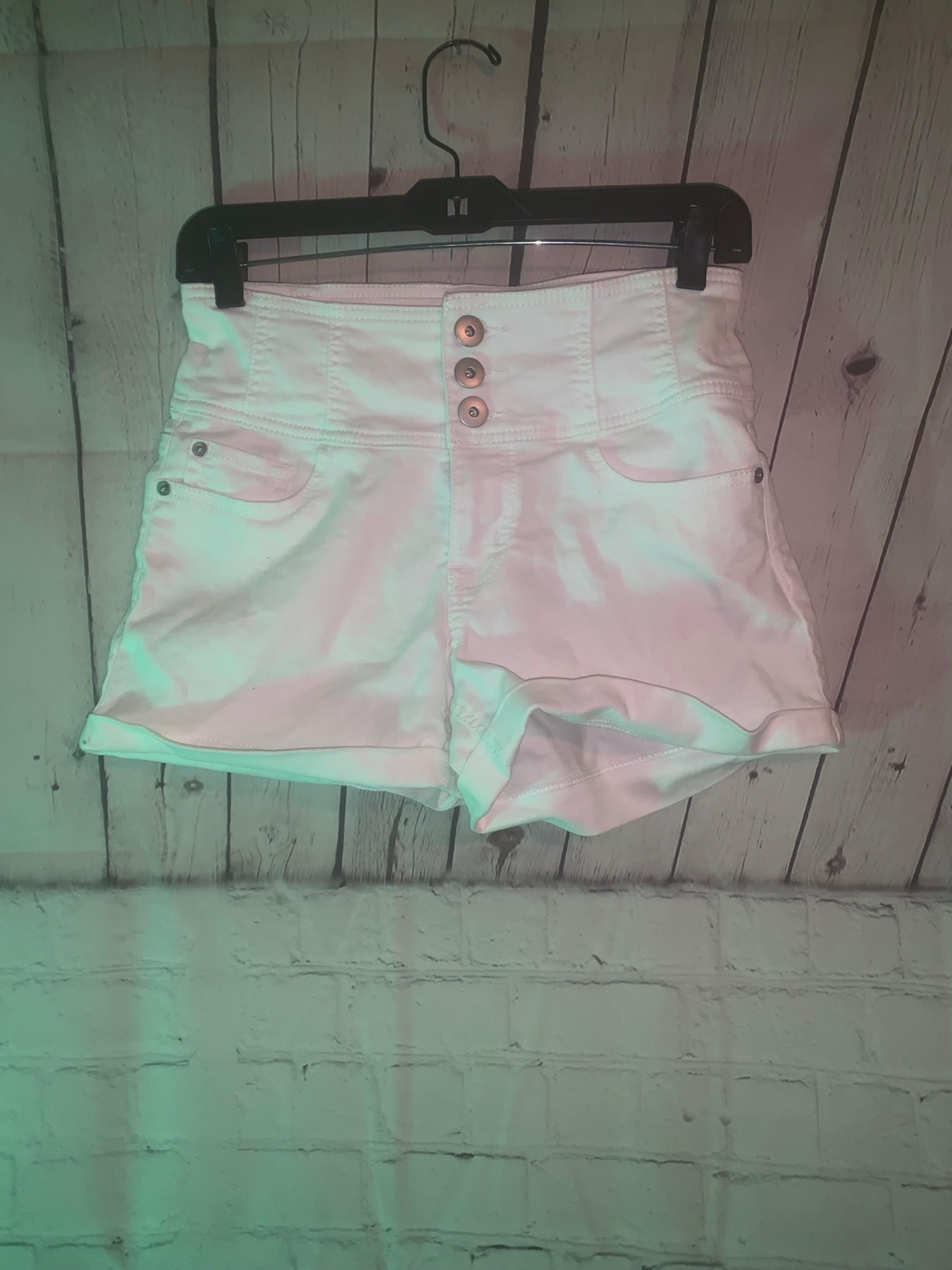 No boundaries white cuffed shorts size 9