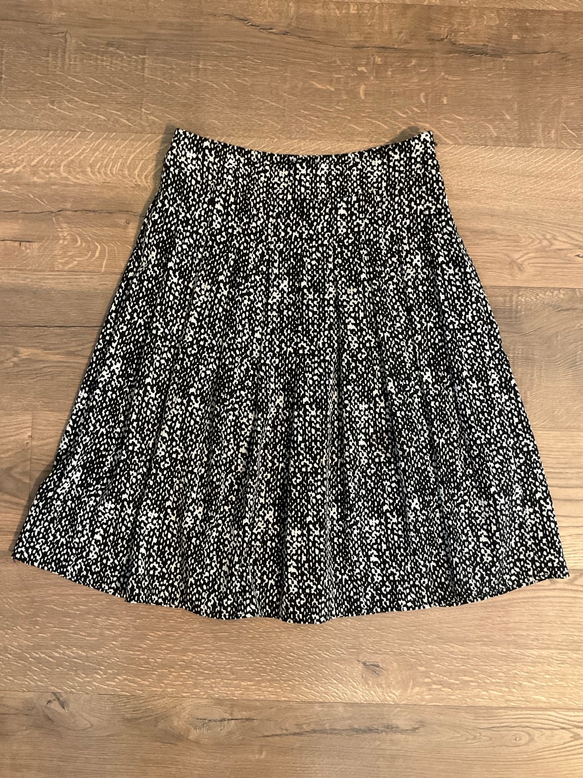 Talbots pleated knee length skirt in black white print, 2